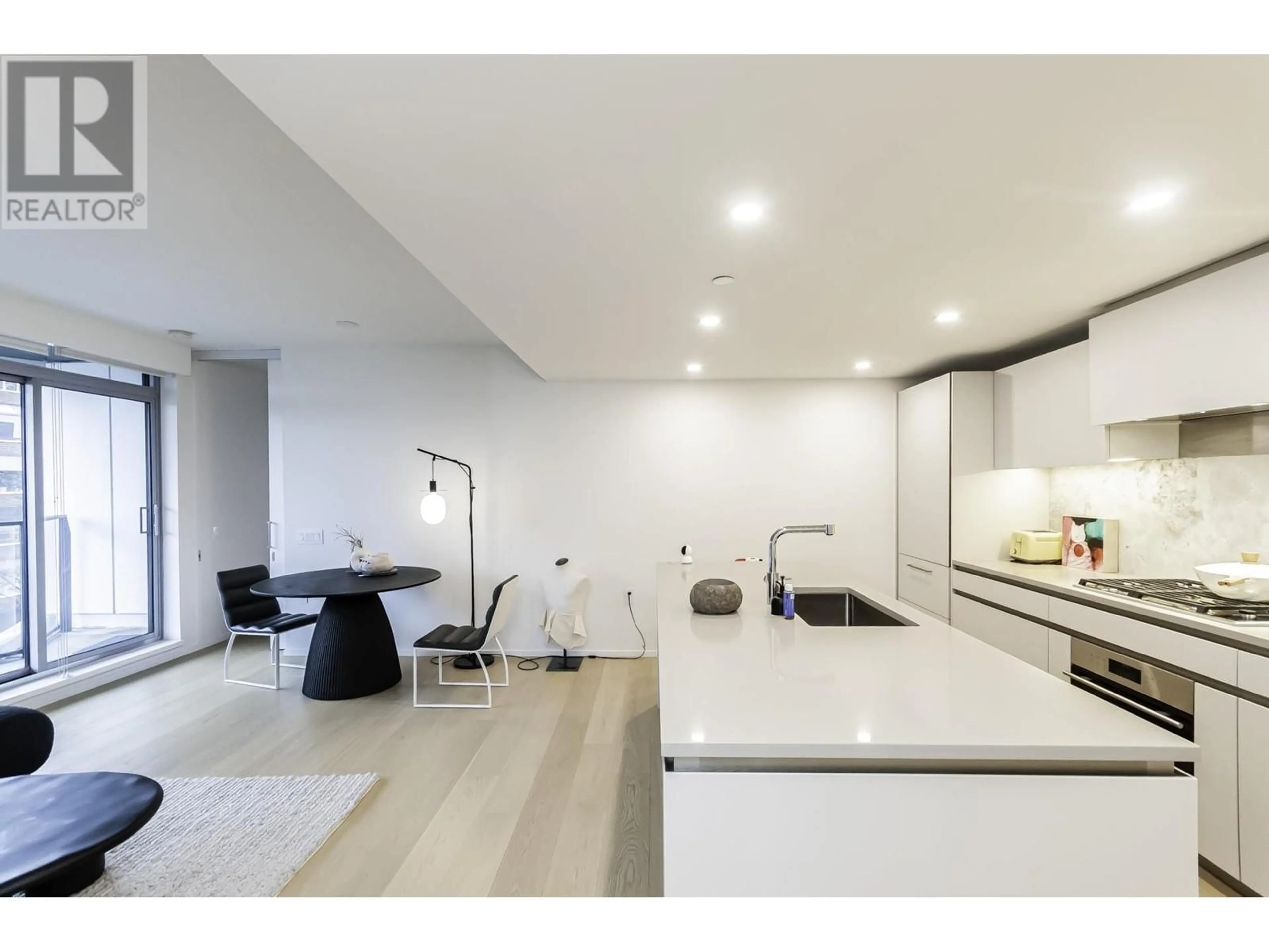 Open concept kitchen, unknown for 606 889 PACIFIC STREET, Vancouver British Columbia V6Z1C3