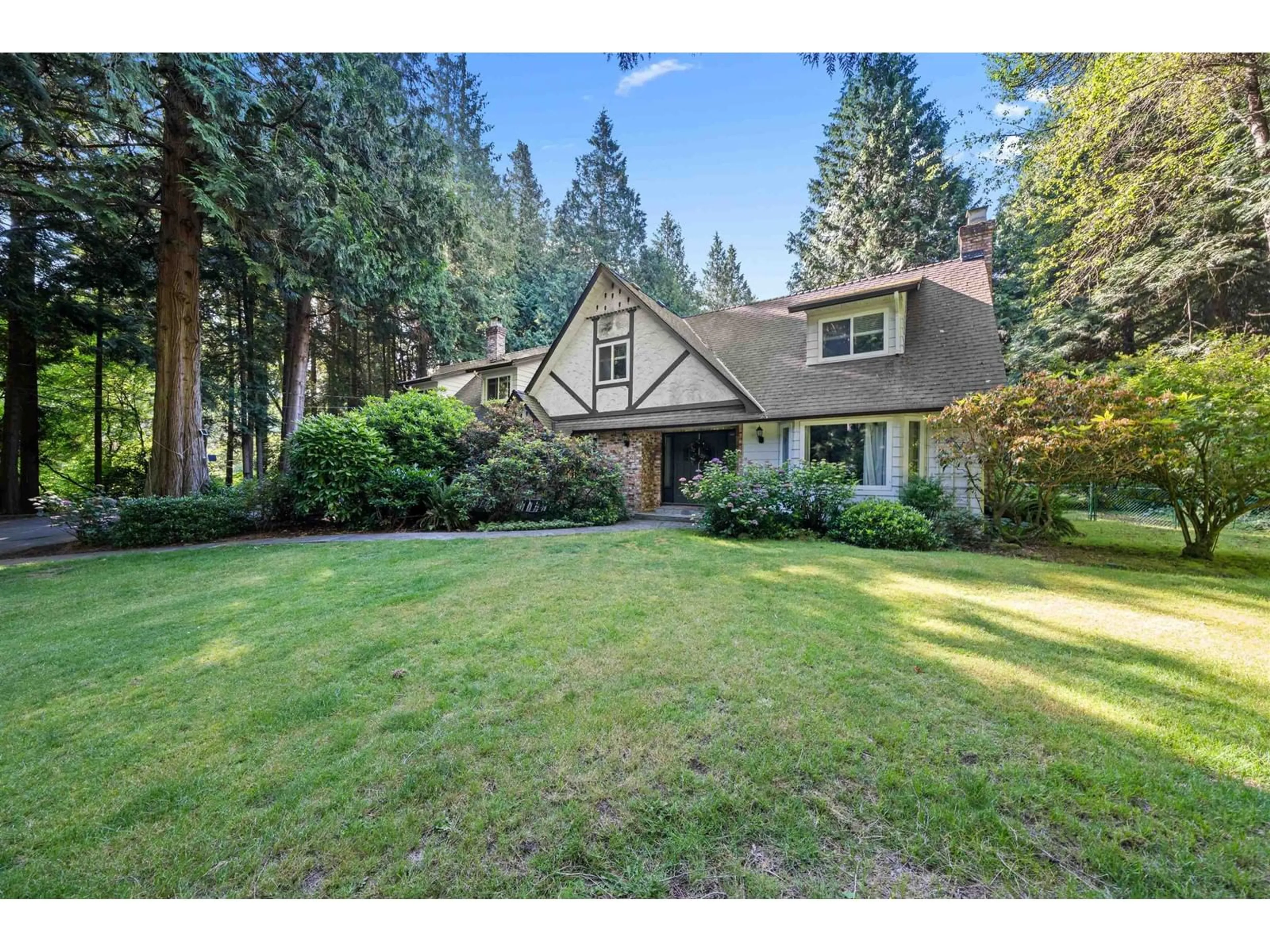 A pic from outside/outdoor area/front of a property/back of a property/a pic from drone, unknown for 13500 BALSAM CRESCENT, Surrey British Columbia V4P1W2