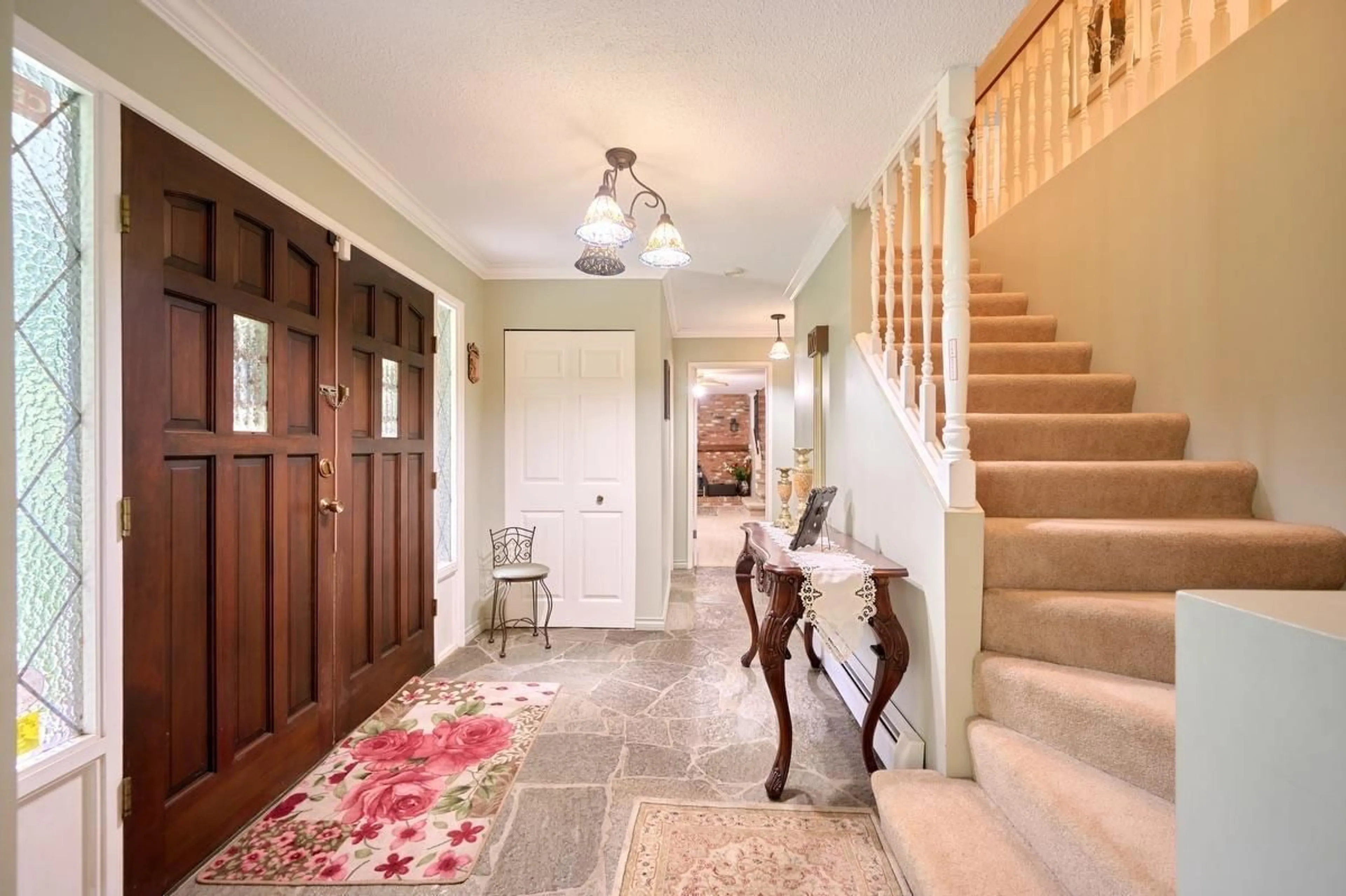 Indoor entryway for 13500 BALSAM CRESCENT, Surrey British Columbia V4P1W2