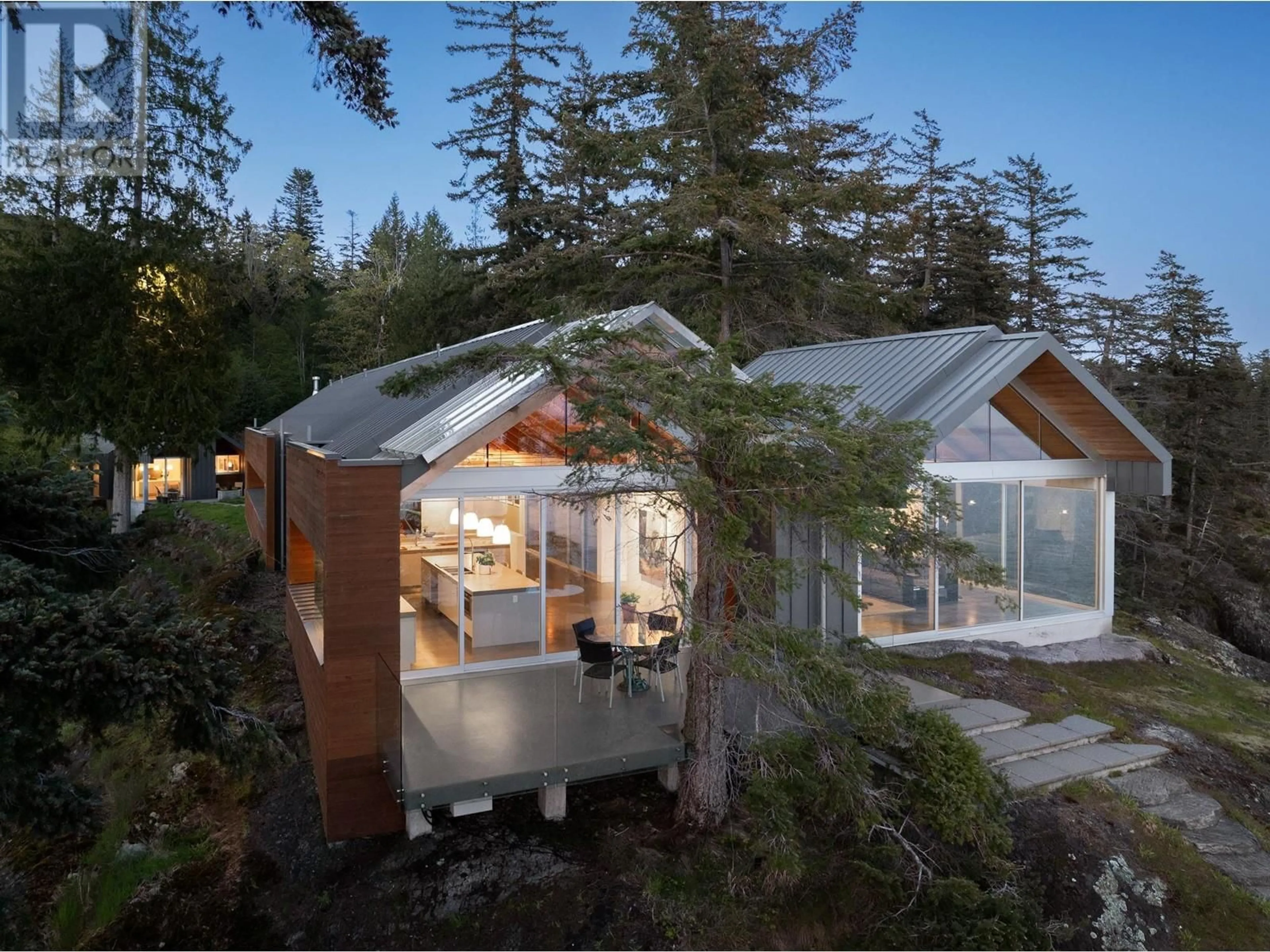 Home with vinyl exterior material, forest/trees view for 931 OCEAN PARK LANE, Bowen Island British Columbia V0N1G2