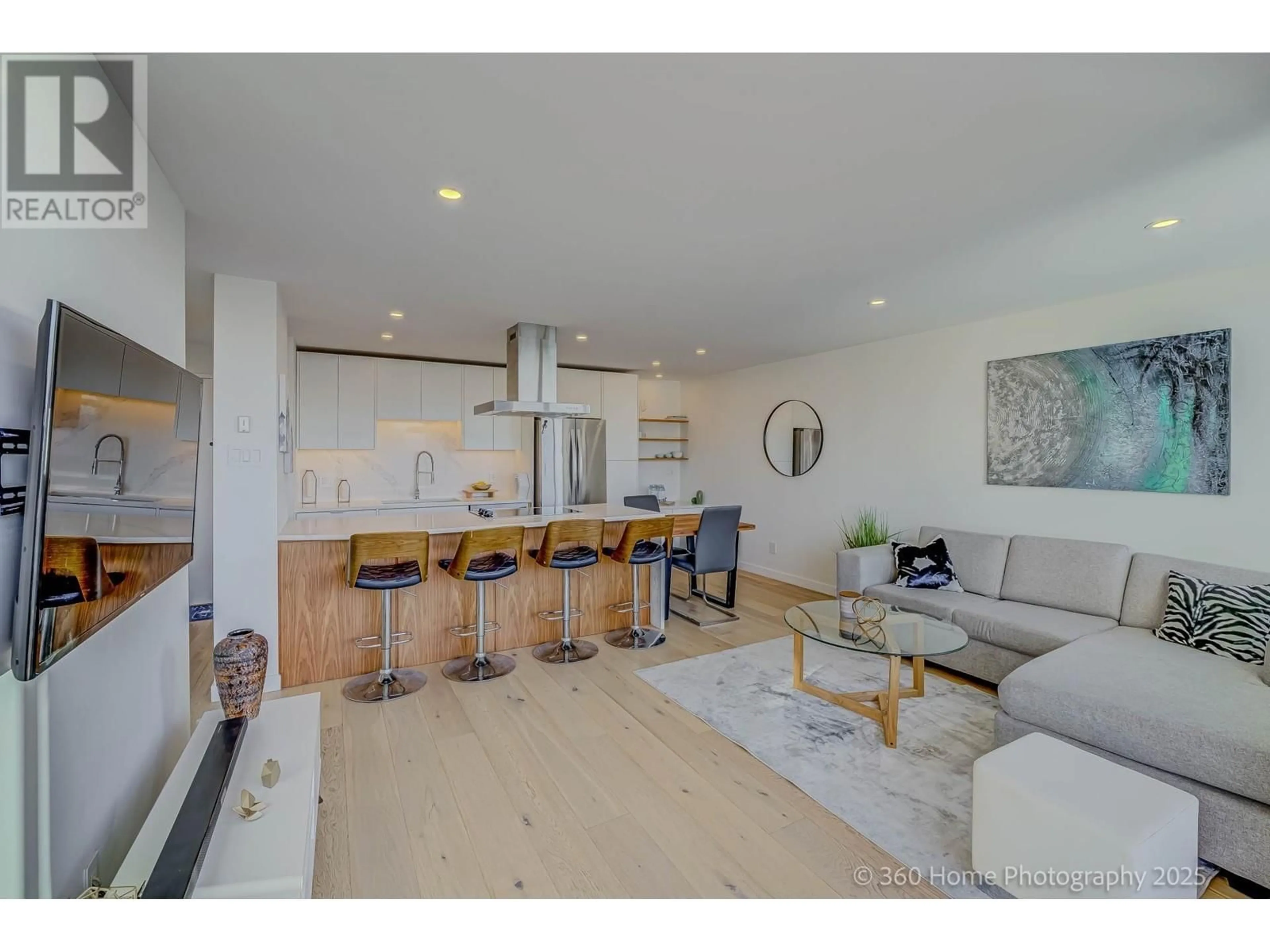 Open concept kitchen, unknown for 1802 1740 COMOX STREET, Vancouver British Columbia V6G2Z1