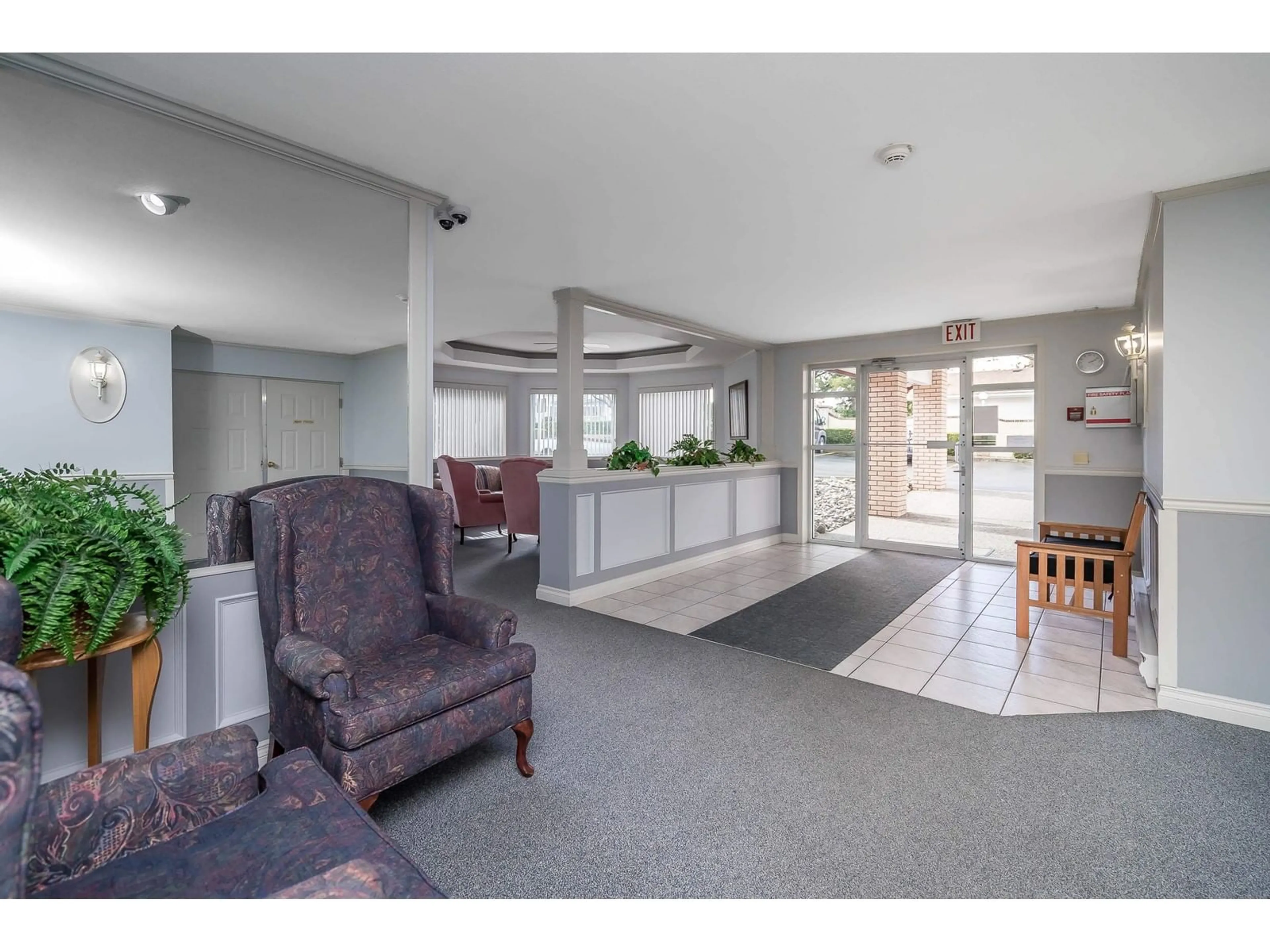 Indoor foyer for 302 - 2450 CHURCH, Abbotsford British Columbia V2T3J7