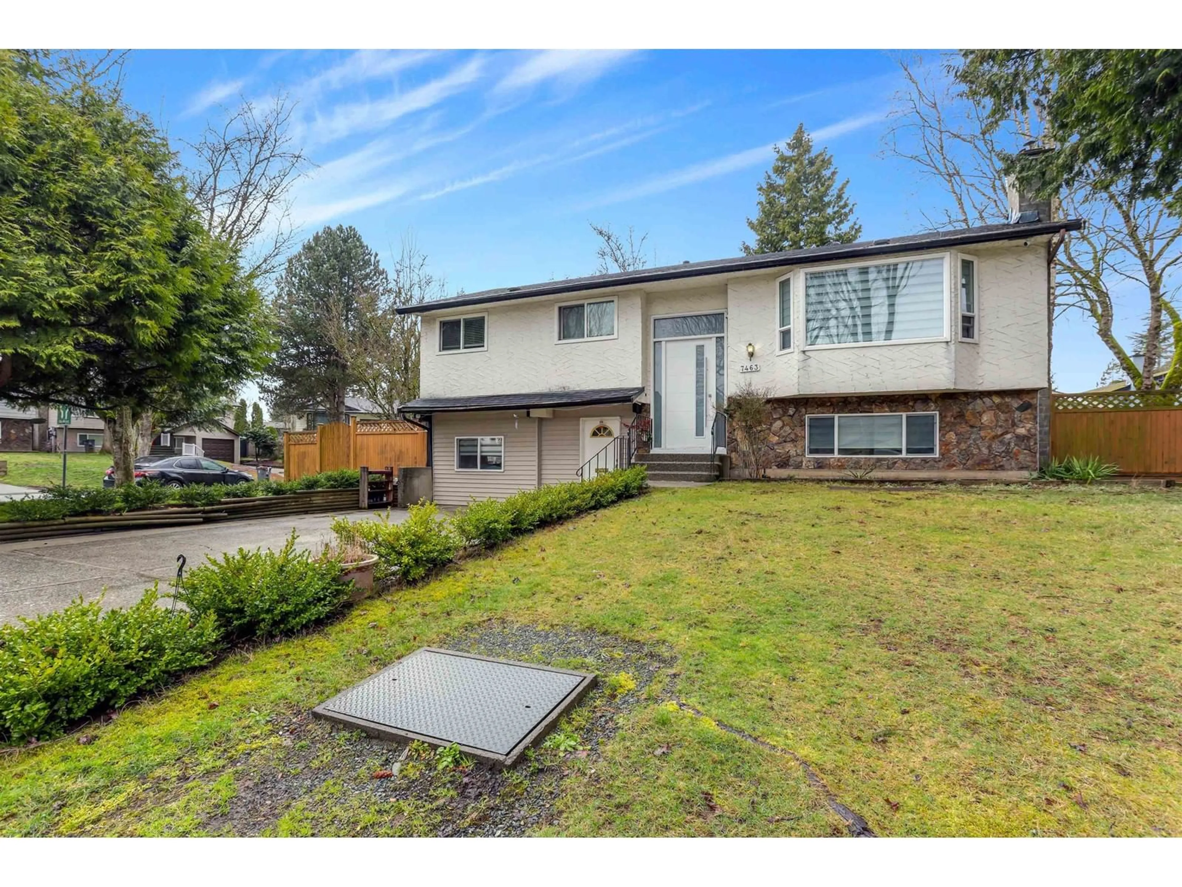 A pic from outside/outdoor area/front of a property/back of a property/a pic from drone, street for 7463 TODD CRESCENT, Surrey British Columbia V3W7N5