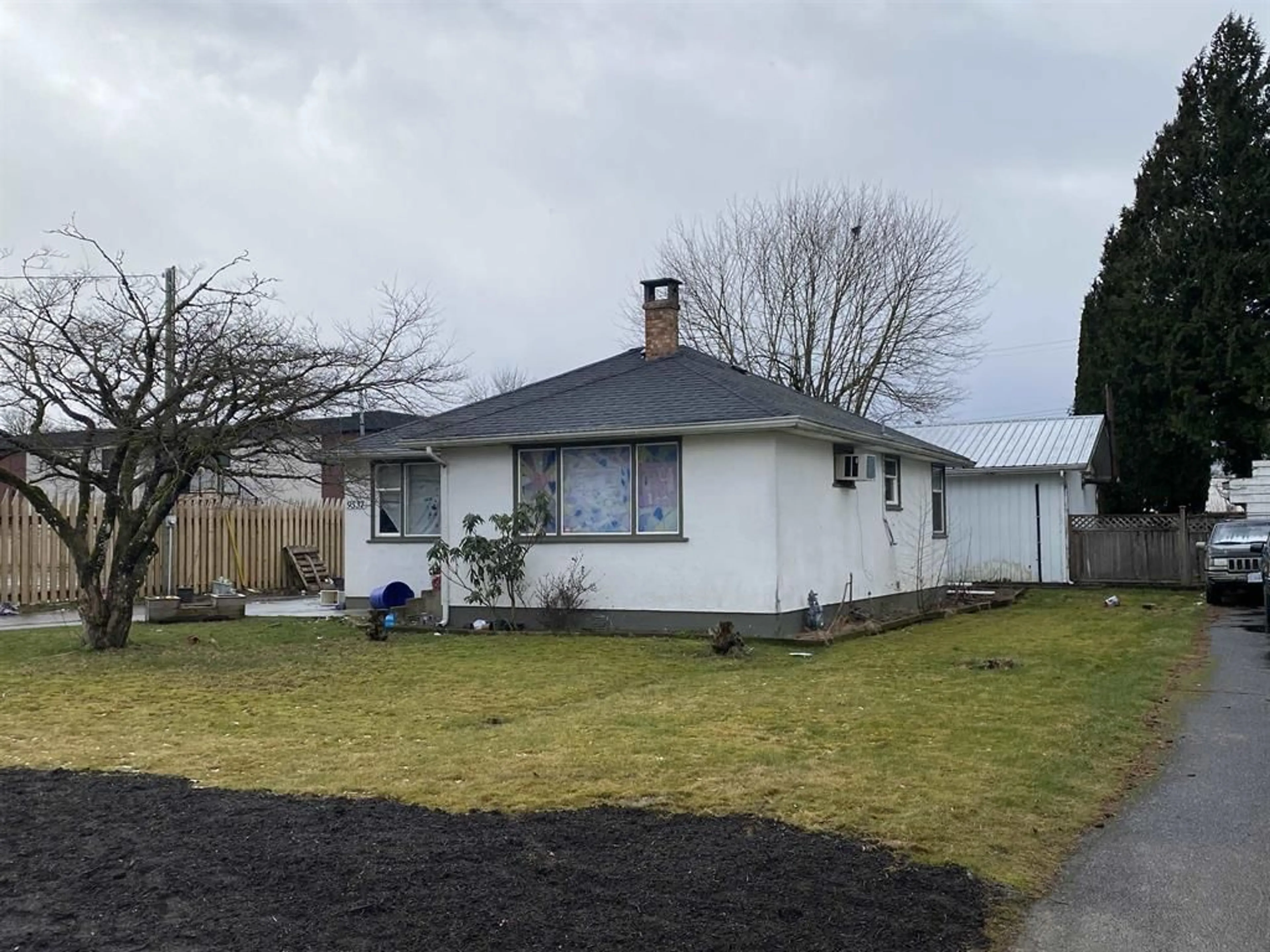 A pic from outside/outdoor area/front of a property/back of a property/a pic from drone, building for 9537 FLETCHER STREET, Chilliwack British Columbia V2P4Z9