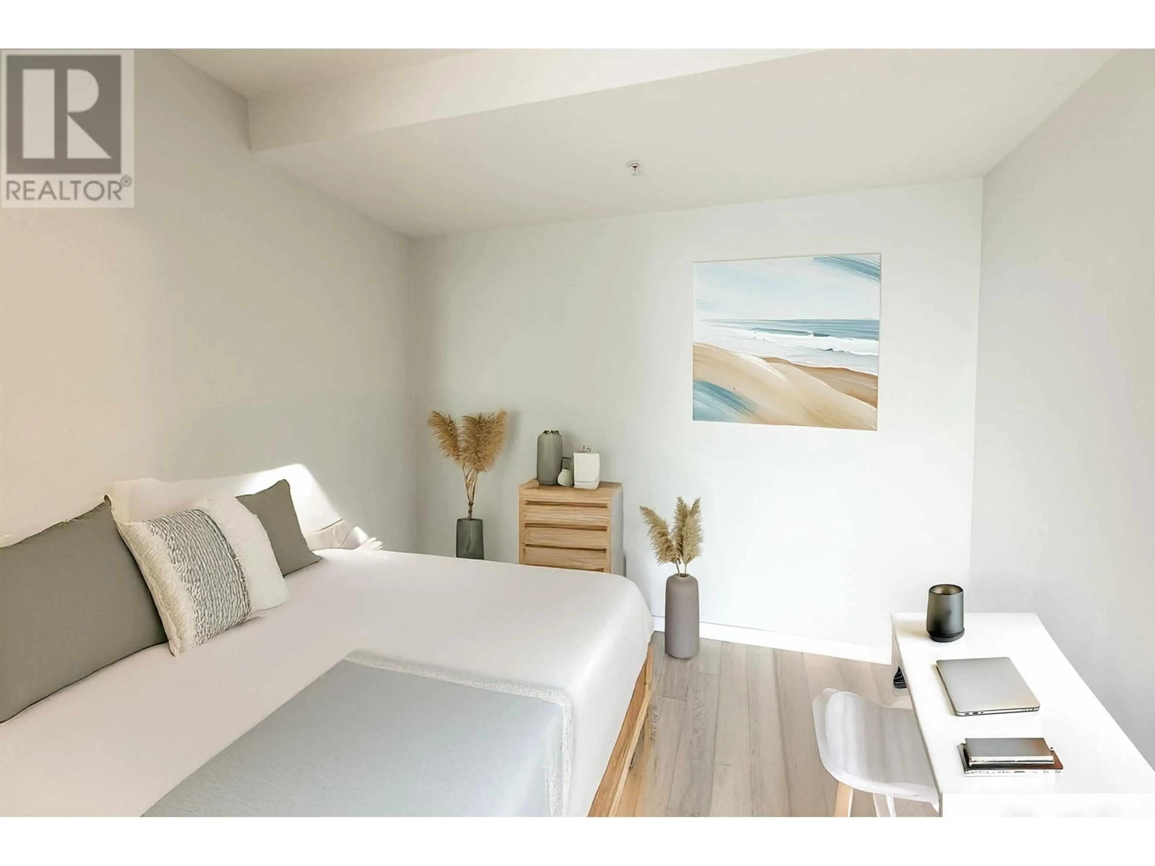 Bedroom with bed, wood/laminate floor for 2602 - 1331 ALBERNI STREET, Vancouver British Columbia V6E4S1