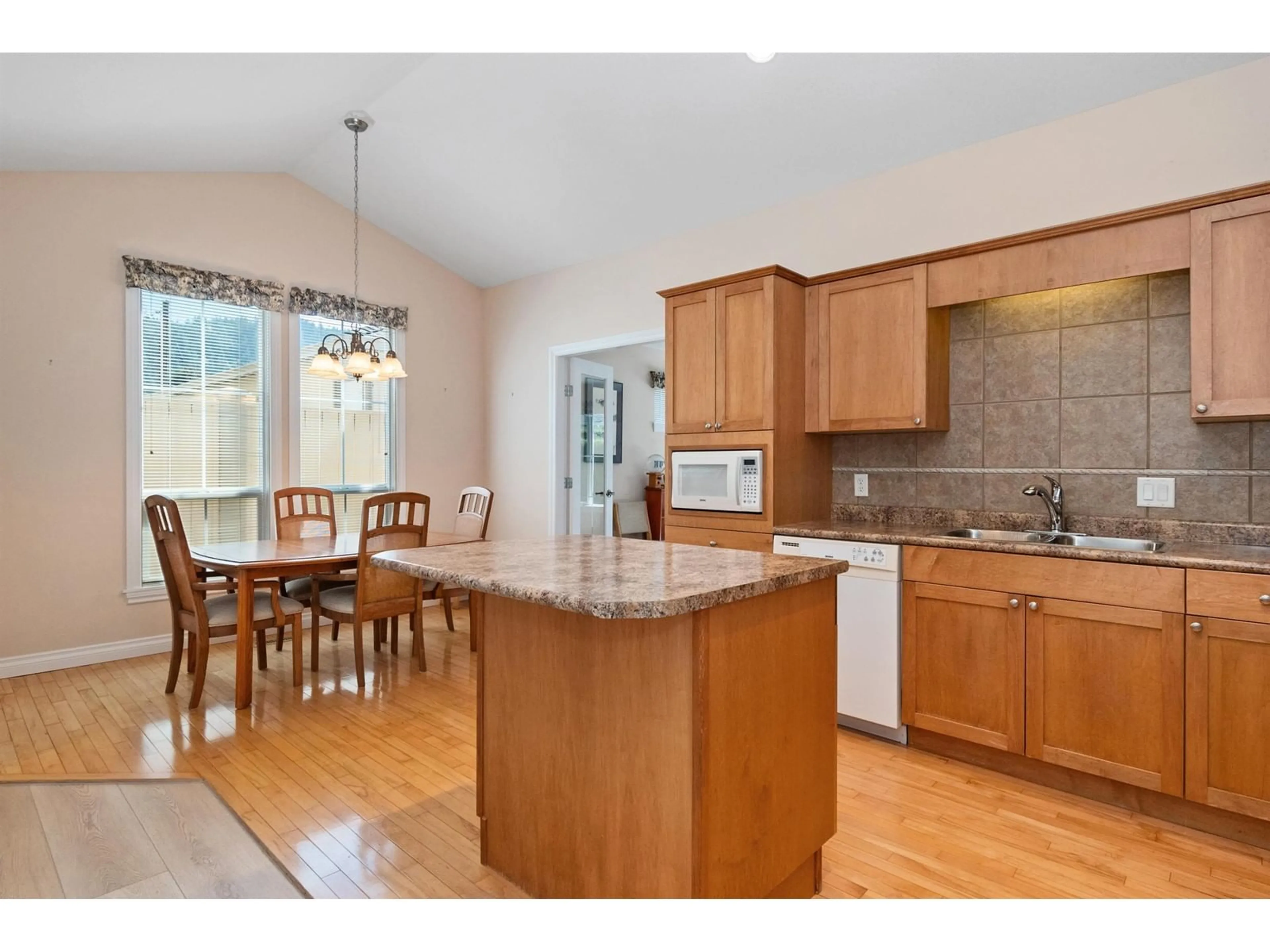 Open concept kitchen, unknown for 3 648 COQUIHALLA STREET|Hope, Hope British Columbia V0X1L0