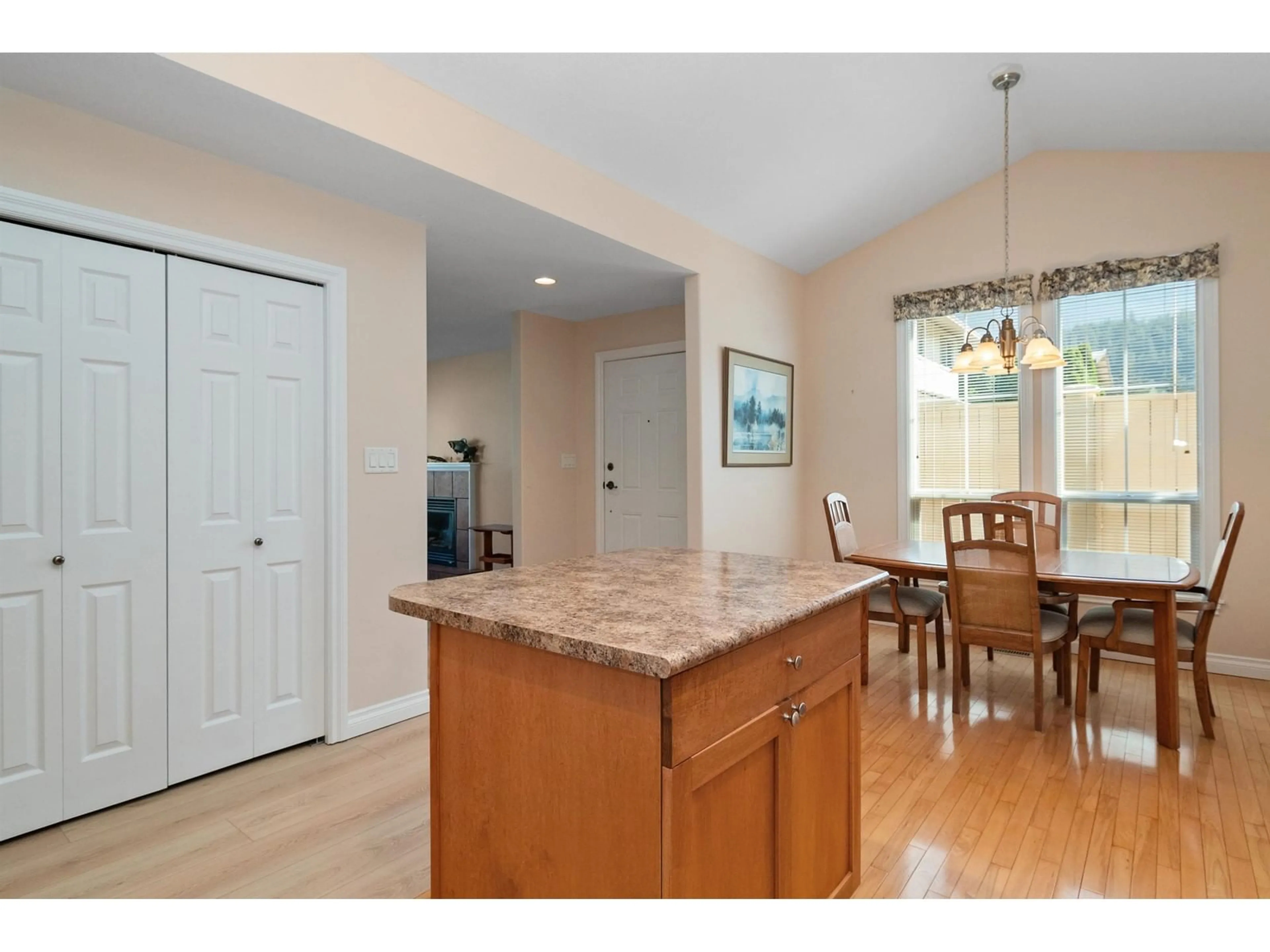 Open concept kitchen, unknown for 3 648 COQUIHALLA STREET|Hope, Hope British Columbia V0X1L0