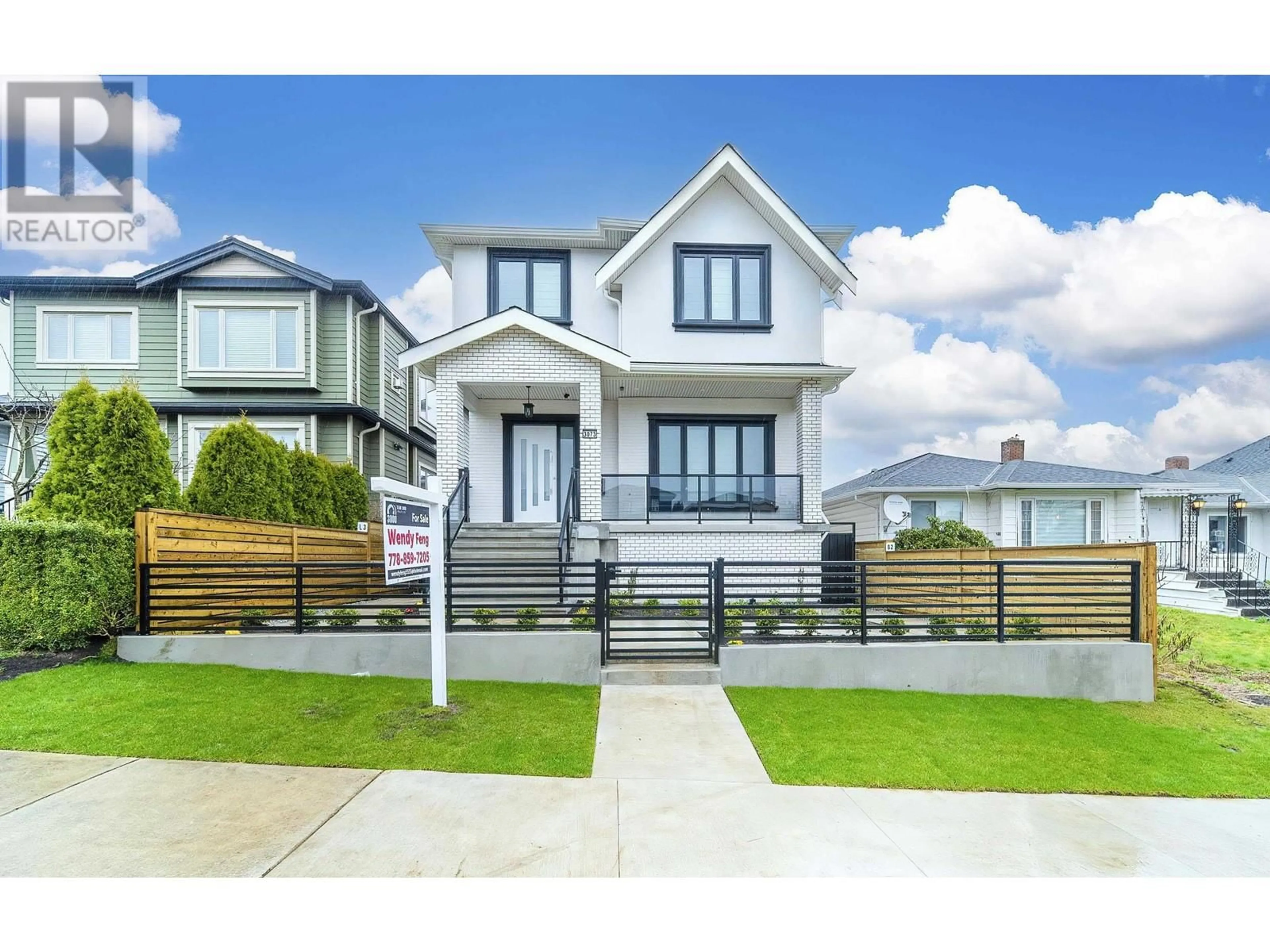 Home with vinyl exterior material, street for 3073 E 3RD AVENUE, Vancouver British Columbia V5M1H9