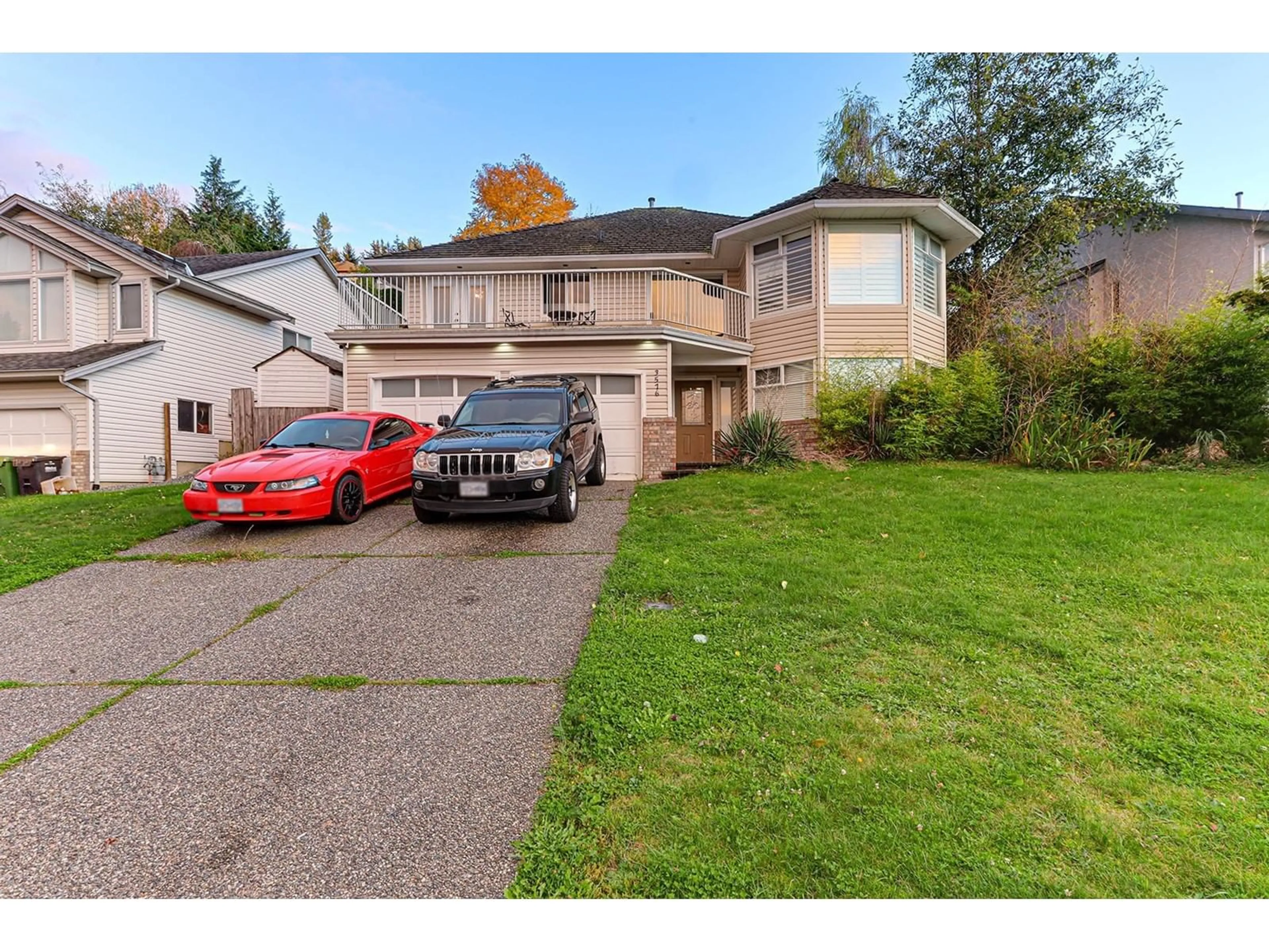 A pic from outside/outdoor area/front of a property/back of a property/a pic from drone, street for 3576 MCKINLEY, Abbotsford British Columbia V2S8M6