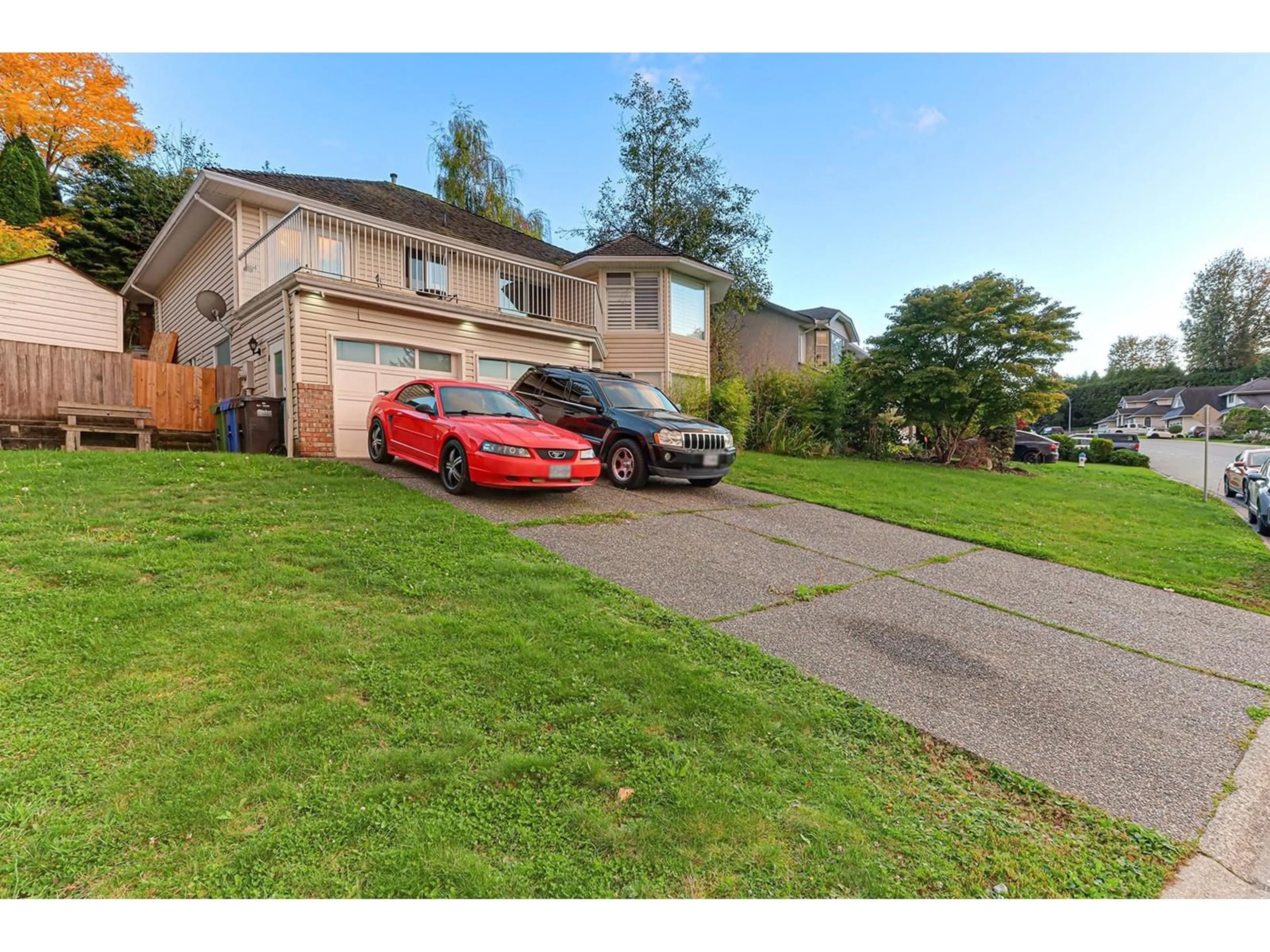 A pic from outside/outdoor area/front of a property/back of a property/a pic from drone, street for 3576 MCKINLEY DRIVE, Abbotsford British Columbia V2S8M6