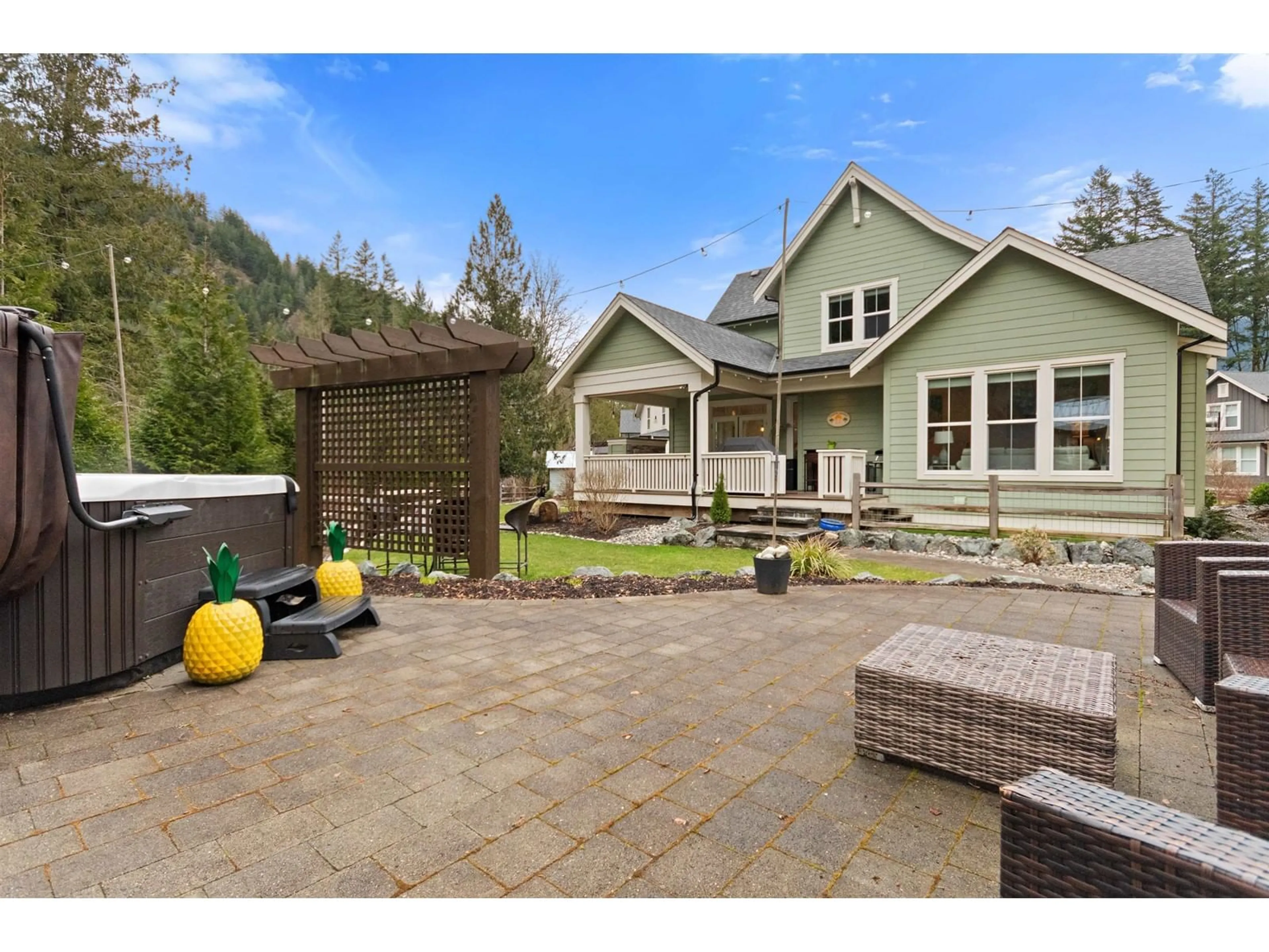 Unknown for 43342 CREEKSIDE CIRCLE|Cultus Lake South, Cultus Lake British Columbia V2R0Z4