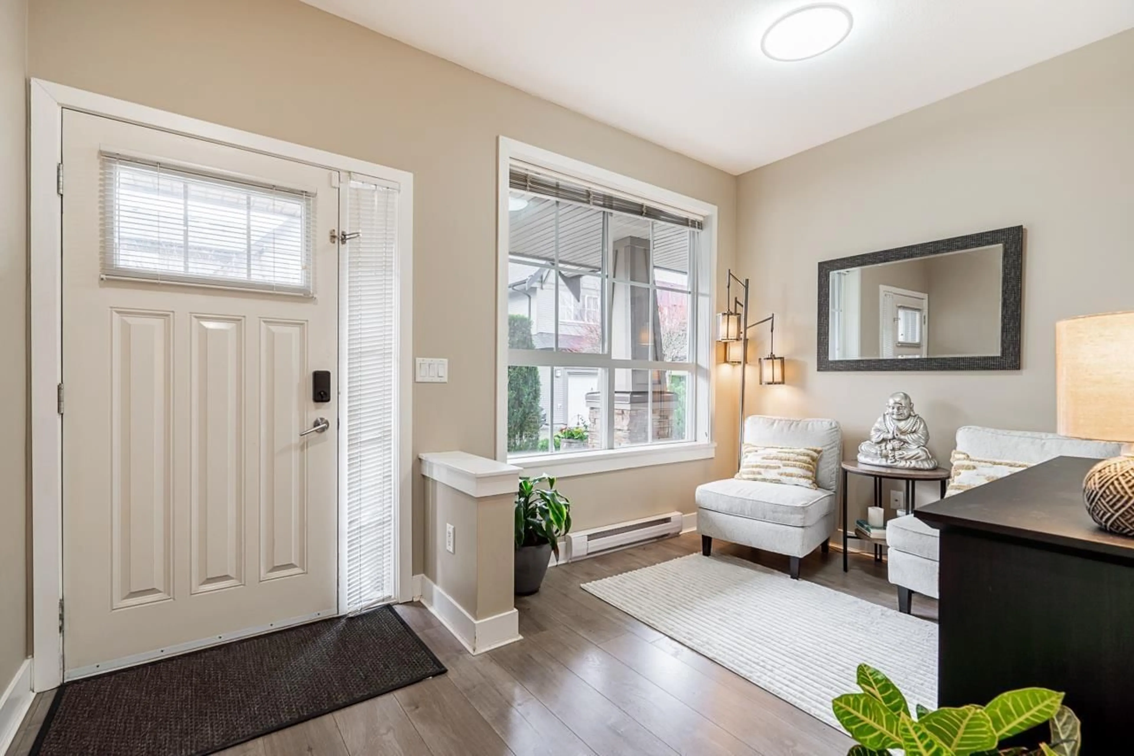 Indoor entryway for 20 2501 161A STREET, Surrey British Columbia V3Z7Y6