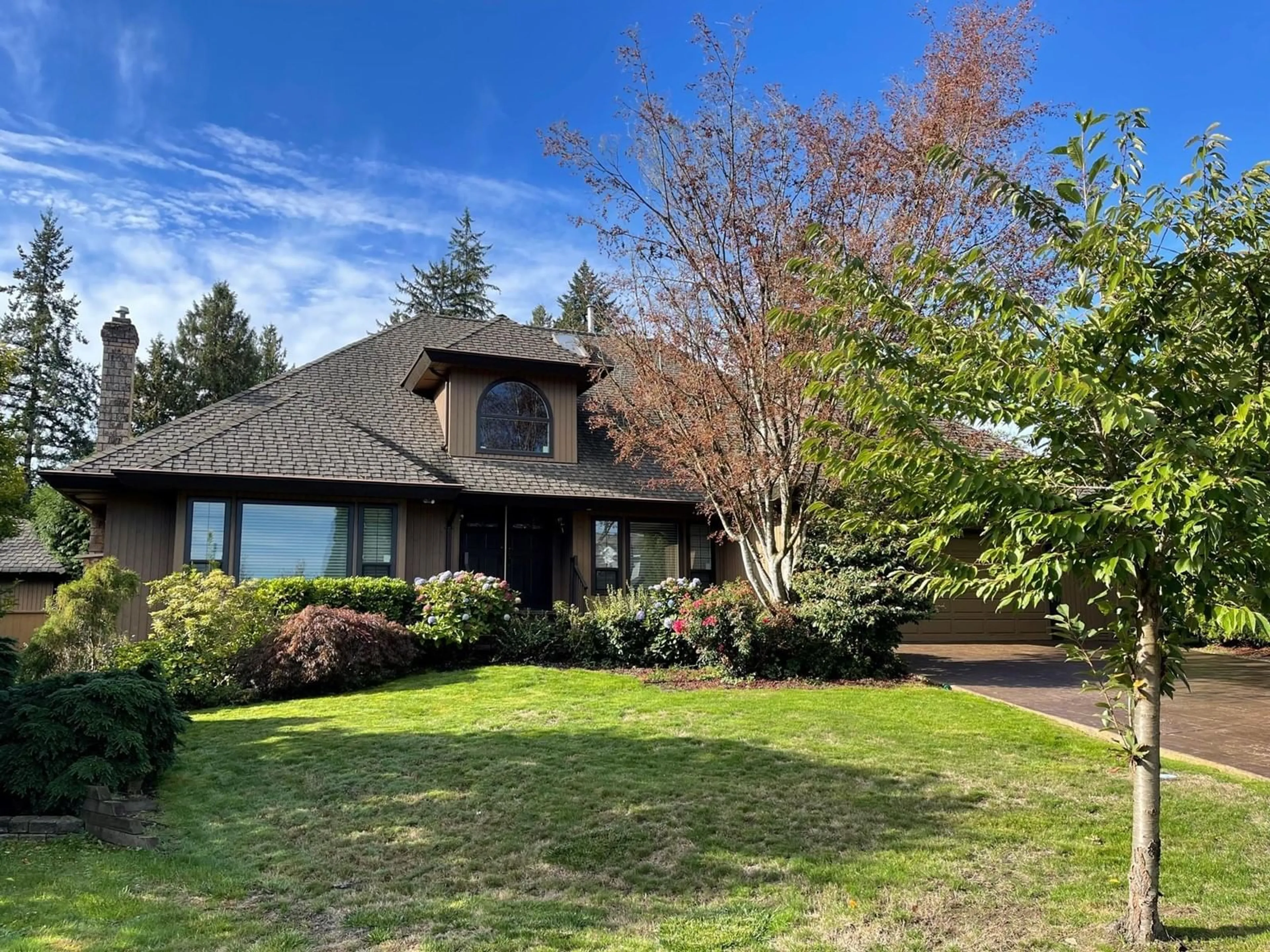 A pic from outside/outdoor area/front of a property/back of a property/a pic from drone, unknown for 15336 KILLARNEY CLOSE, Surrey British Columbia V3S6L6