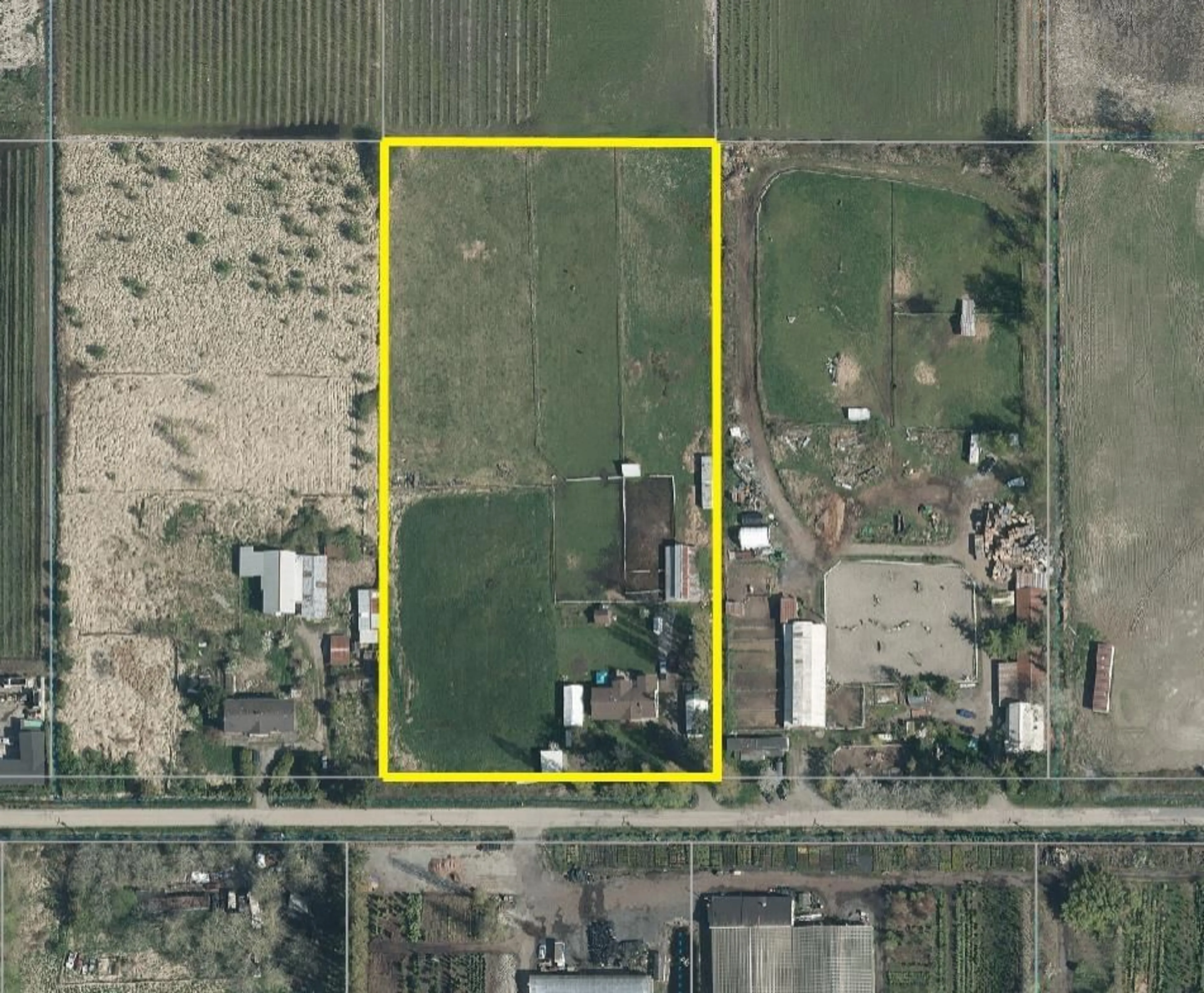 A pic from outside/outdoor area/front of a property/back of a property/a pic from drone, building for 16589 50, Surrey British Columbia V3S0L2