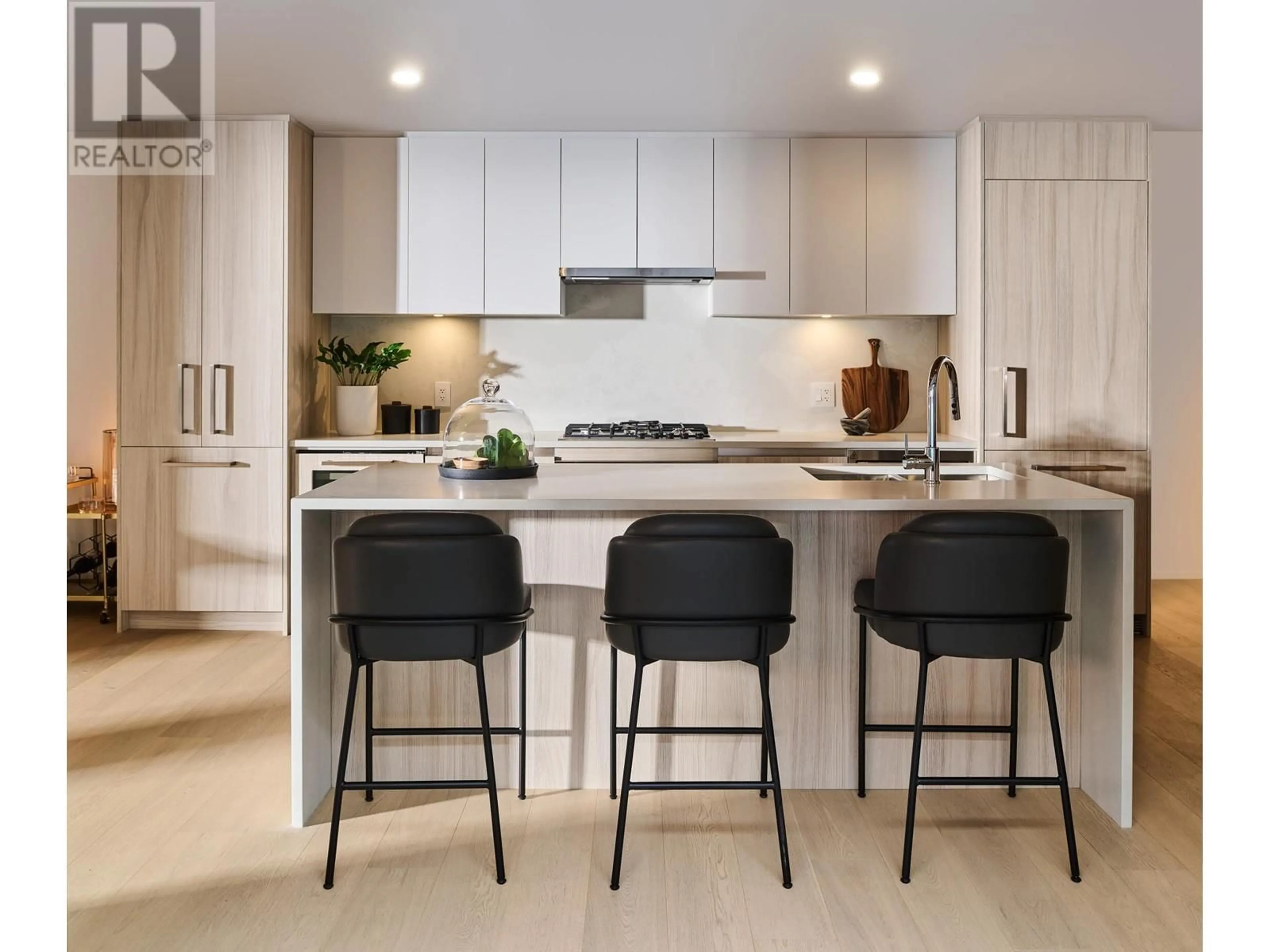Open concept kitchen, unknown for 510 - 423 6TH STREET, West Vancouver British Columbia V7T0A1