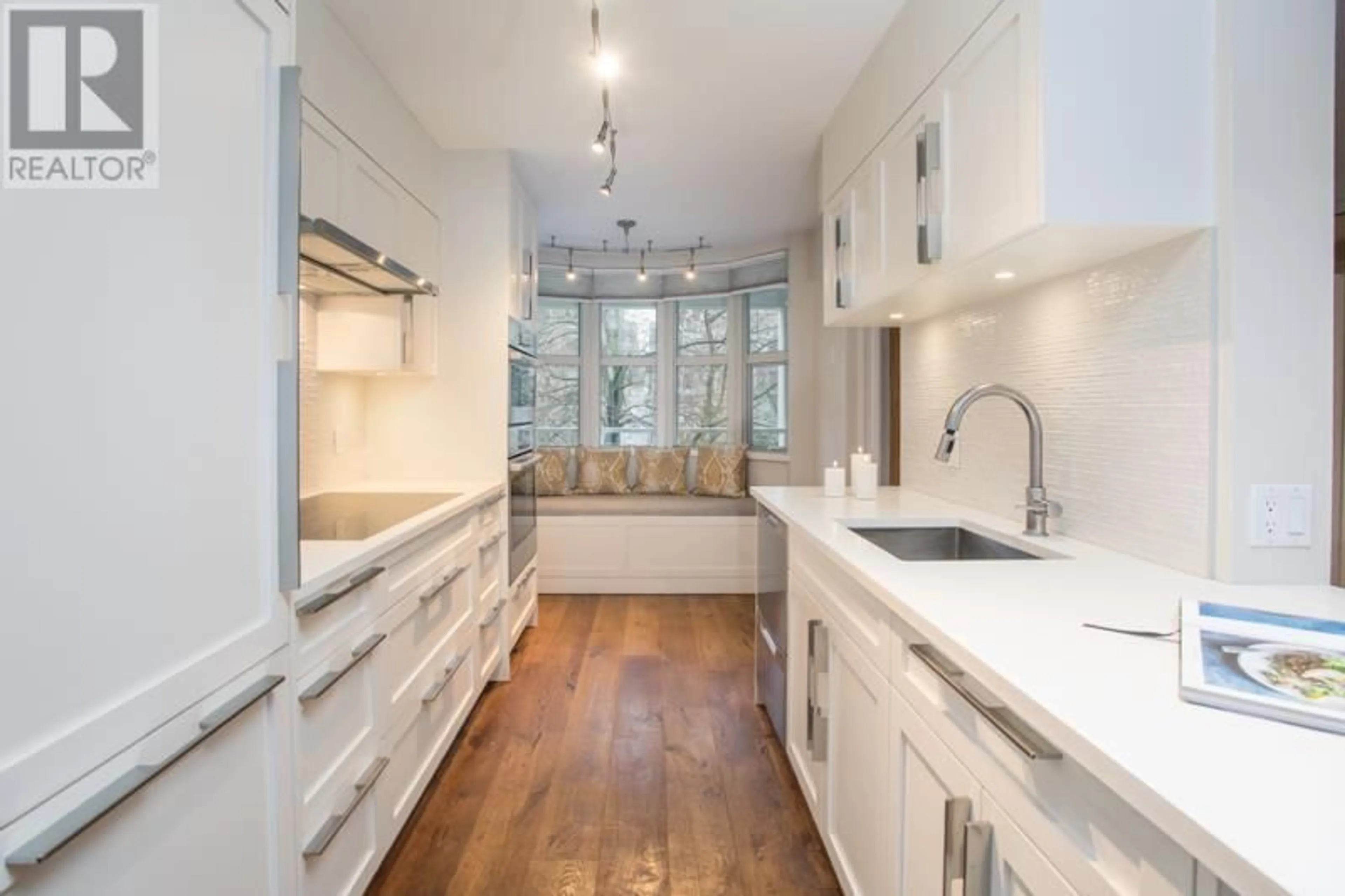 Contemporary kitchen, ceramic/tile floor for 513 888 BEACH AVENUE, Vancouver British Columbia V6Z2P9