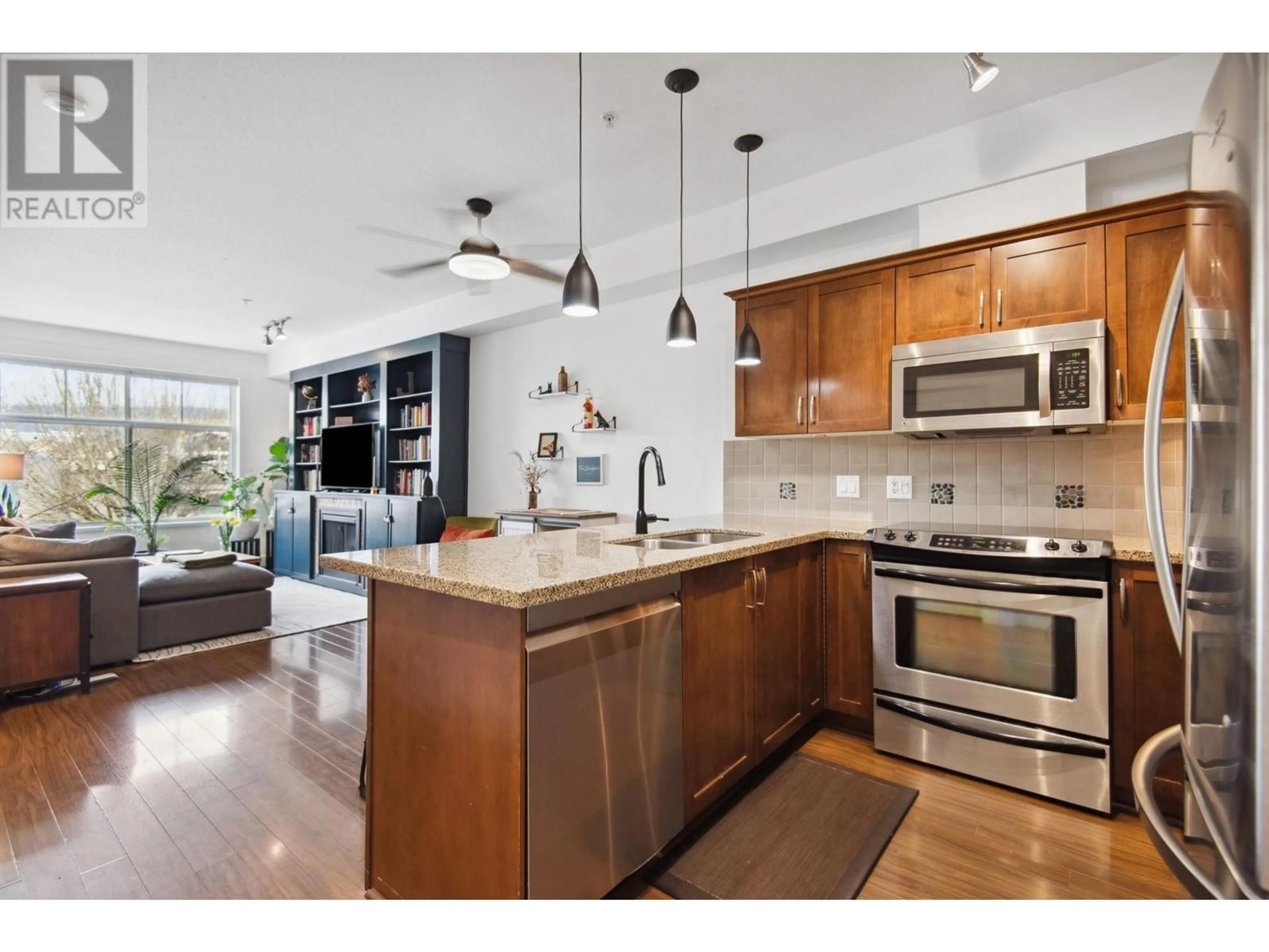 Open concept kitchen, unknown for 219 1336 MAIN STREET, Squamish British Columbia V8B0R2