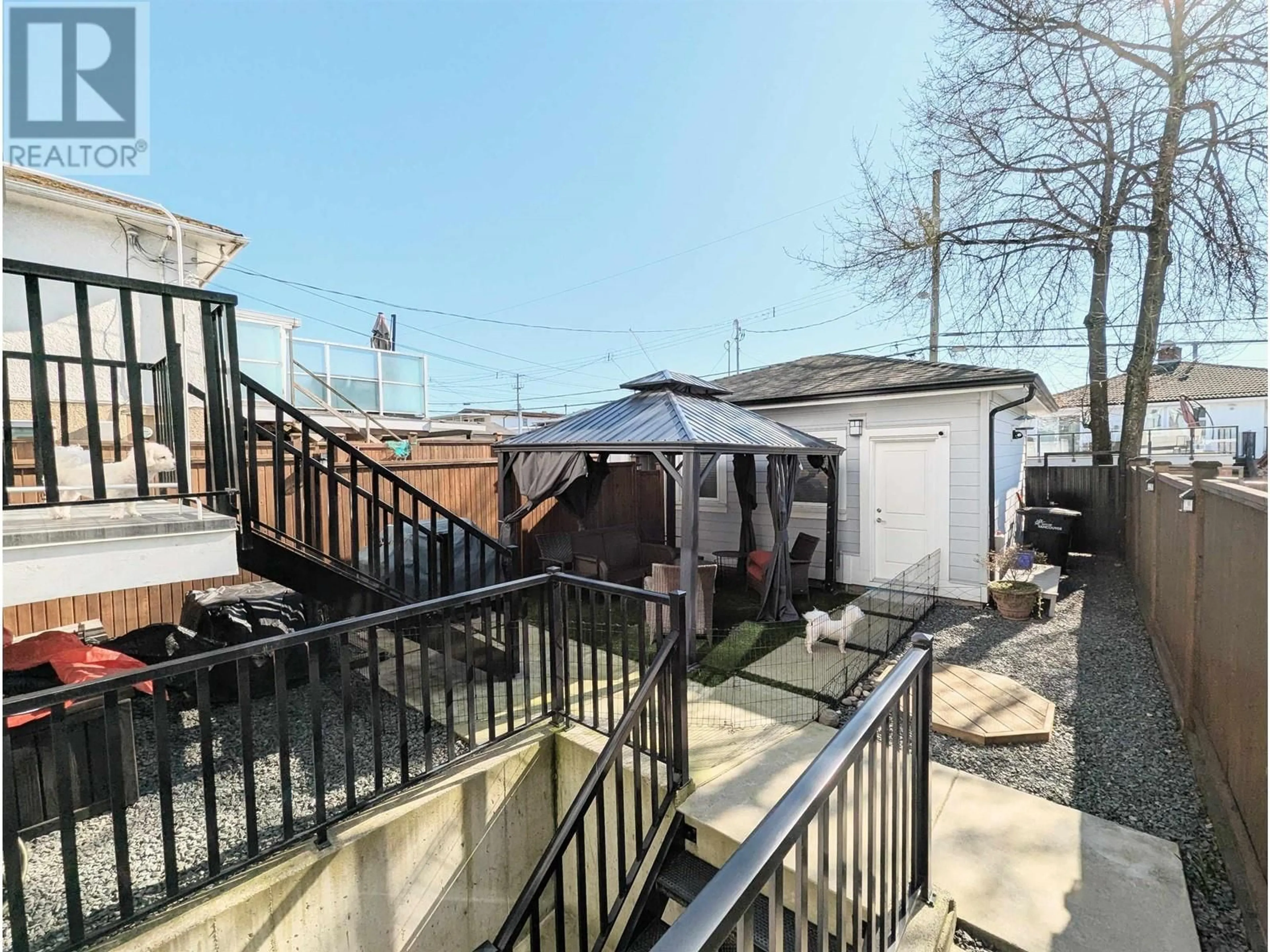 A pic from outside/outdoor area/front of a property/back of a property/a pic from drone, street for 620 E 54TH AVENUE, Vancouver British Columbia V5X1L6