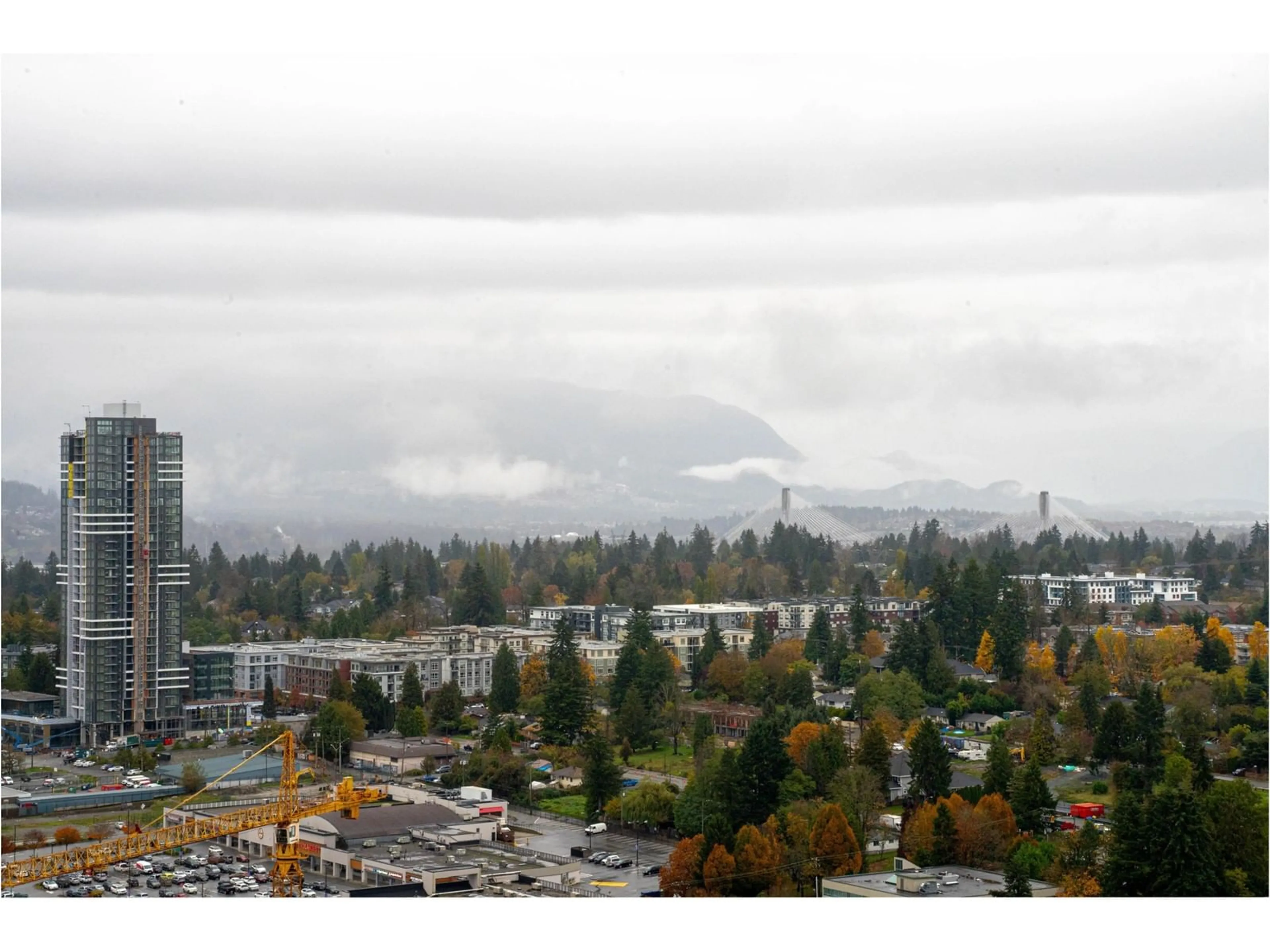 Blurry image for 3203 - 13495 CENTRAL, Surrey British Columbia V3T0K2
