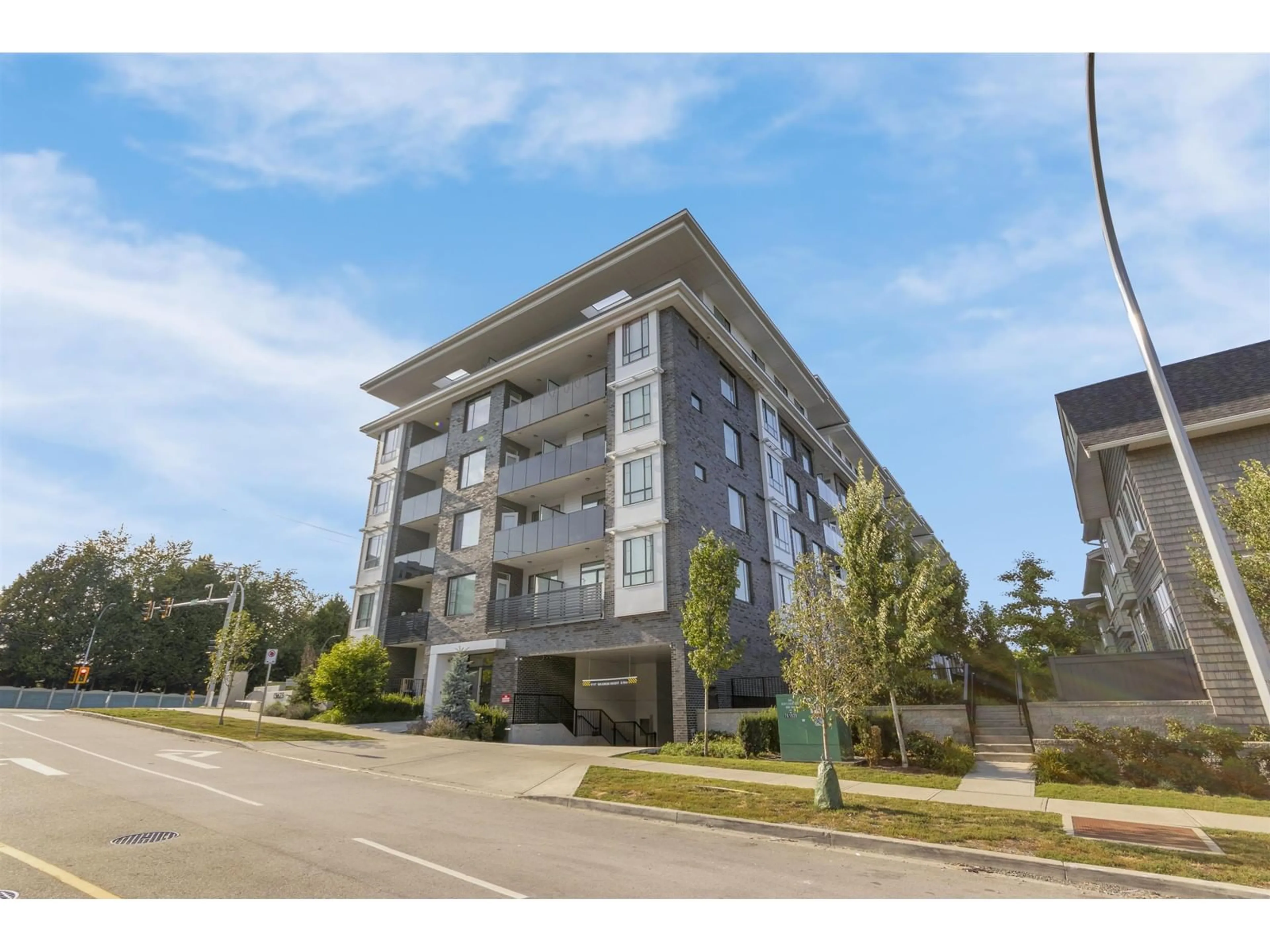 Unknown for 220 13623 81A AVENUE, Surrey British Columbia V3W3N7