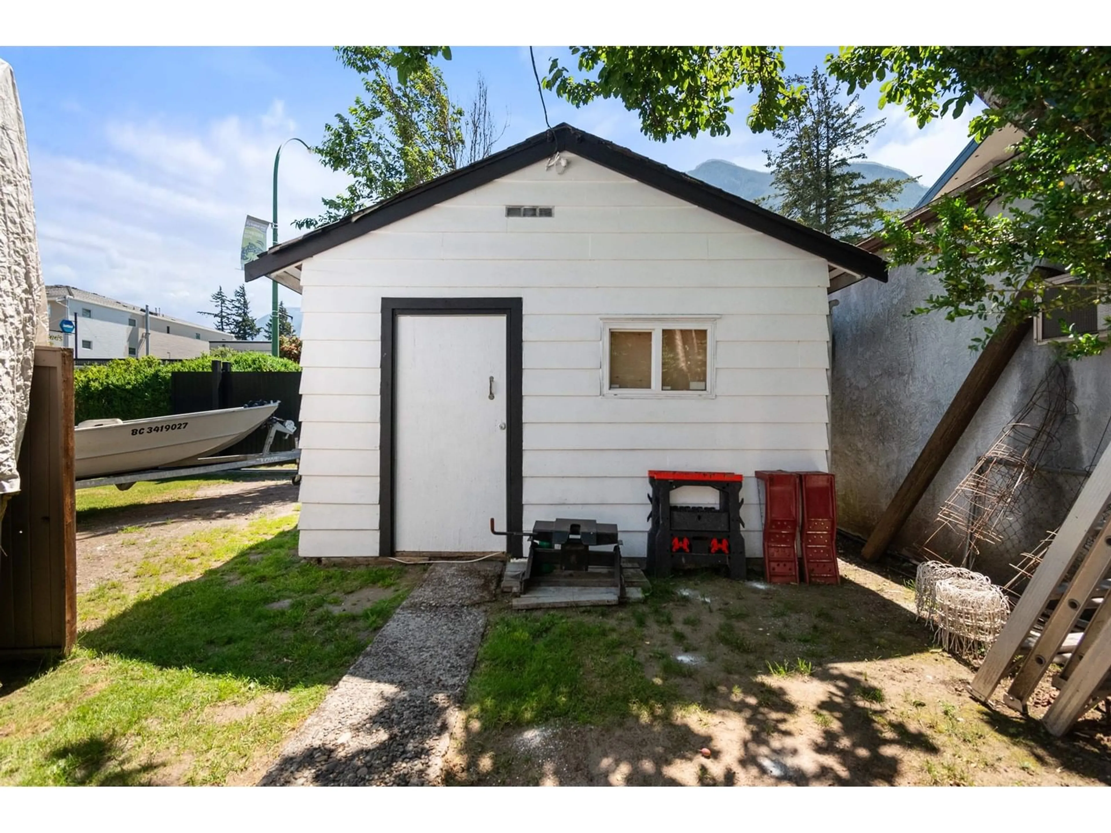 Shed for 514 COMMISSION STREET|Hope, Hope British Columbia V0X1L0