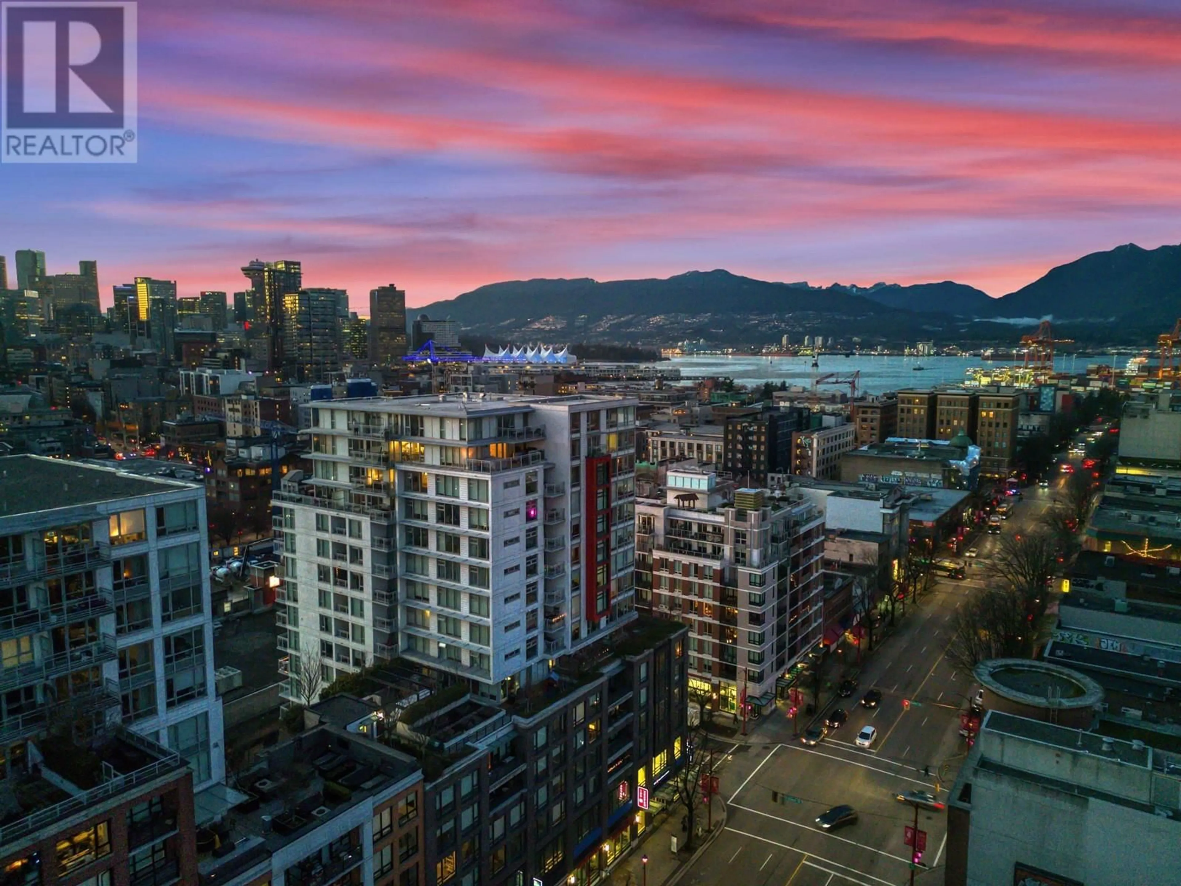 Open concept kitchen, unknown for PH7 - 188 KEEFER STREET, Vancouver British Columbia V6A0E3
