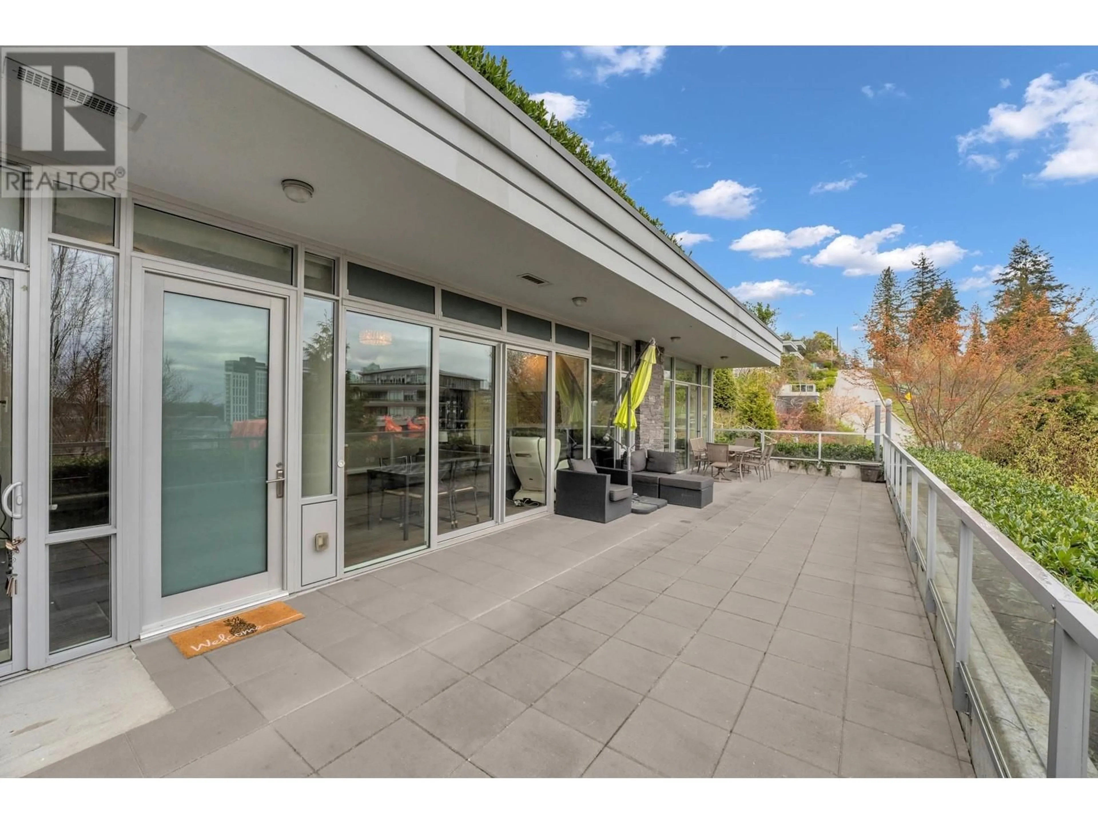 Patio, street for 102 - 908 KEITH ROAD, West Vancouver British Columbia V7T1M3