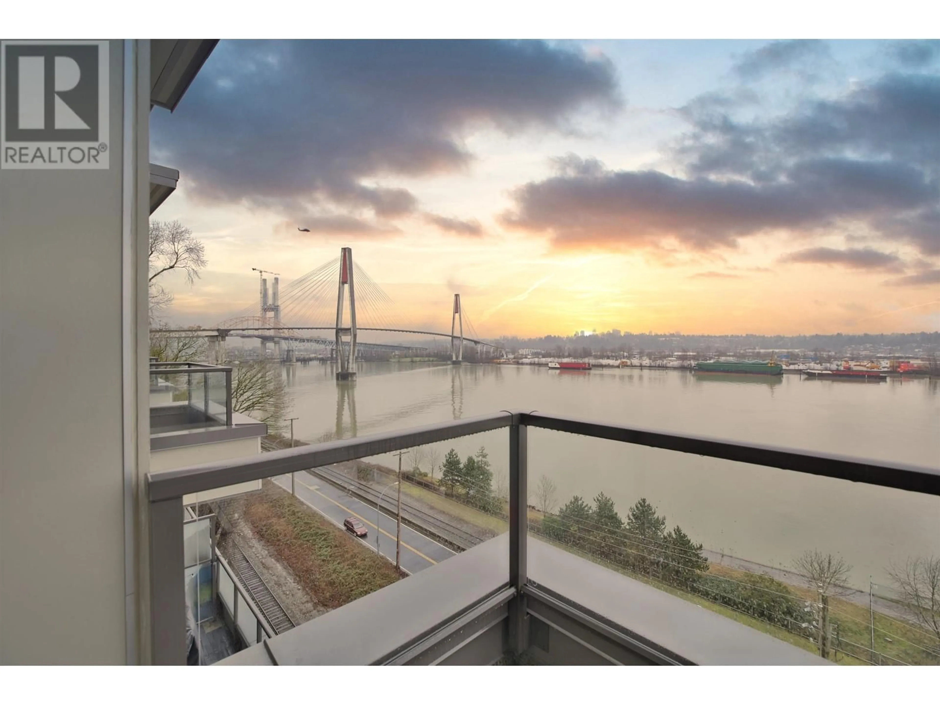 Balcony in the apartment, water/lake/river/ocean view for 301 250 COLUMBIA STREET, New Westminster British Columbia V3L1A6