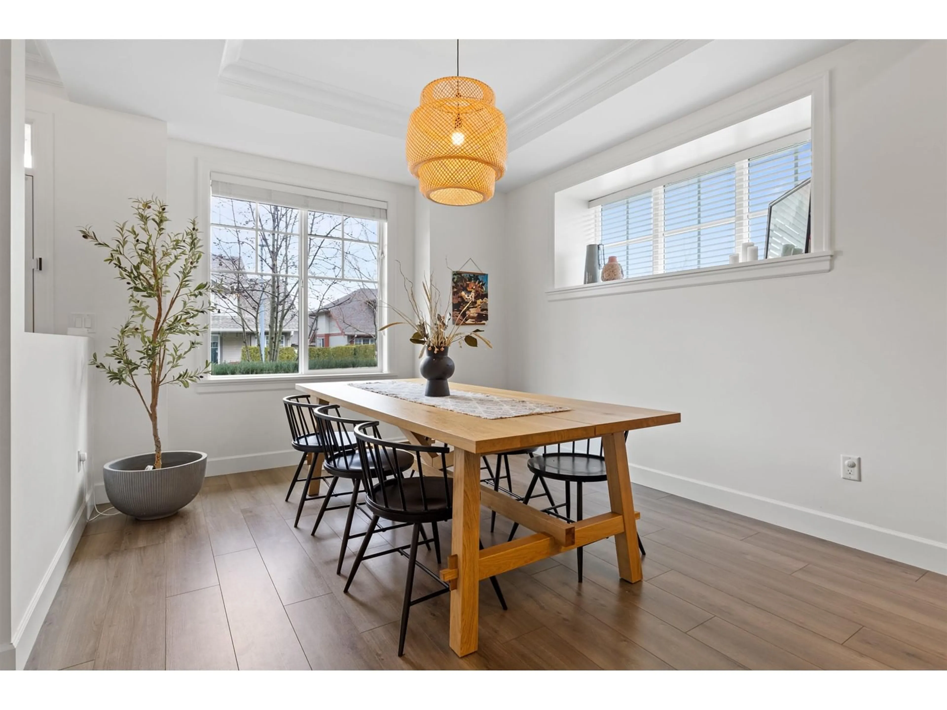 Dining room, wood/laminate floor for 31 45462 TAMIHI WAY|Garrison Crossing, Chilliwack British Columbia V2R0Y2