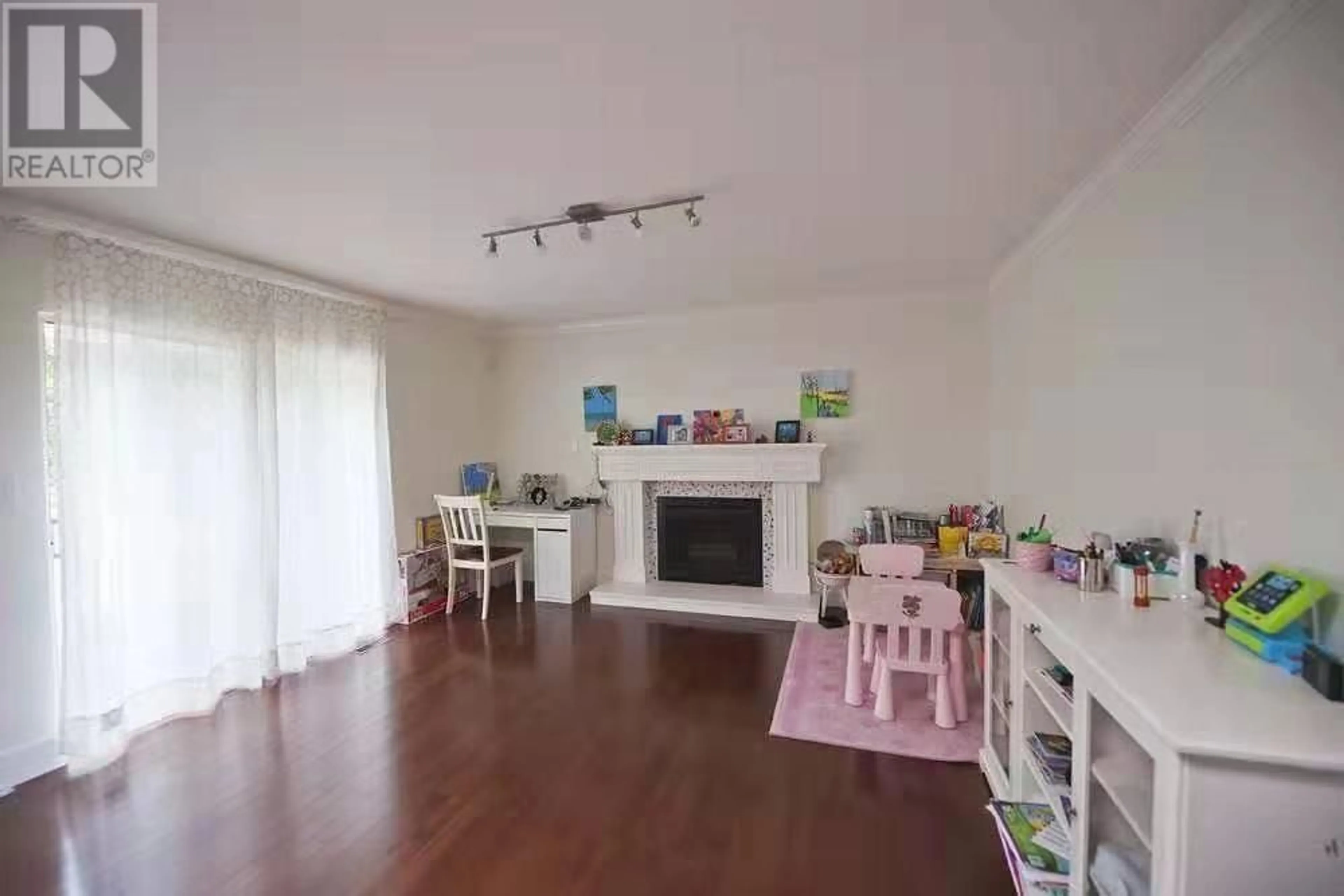 A pic of a room for 2655 DELAHAYE DRIVE, Coquitlam British Columbia V3B7E7