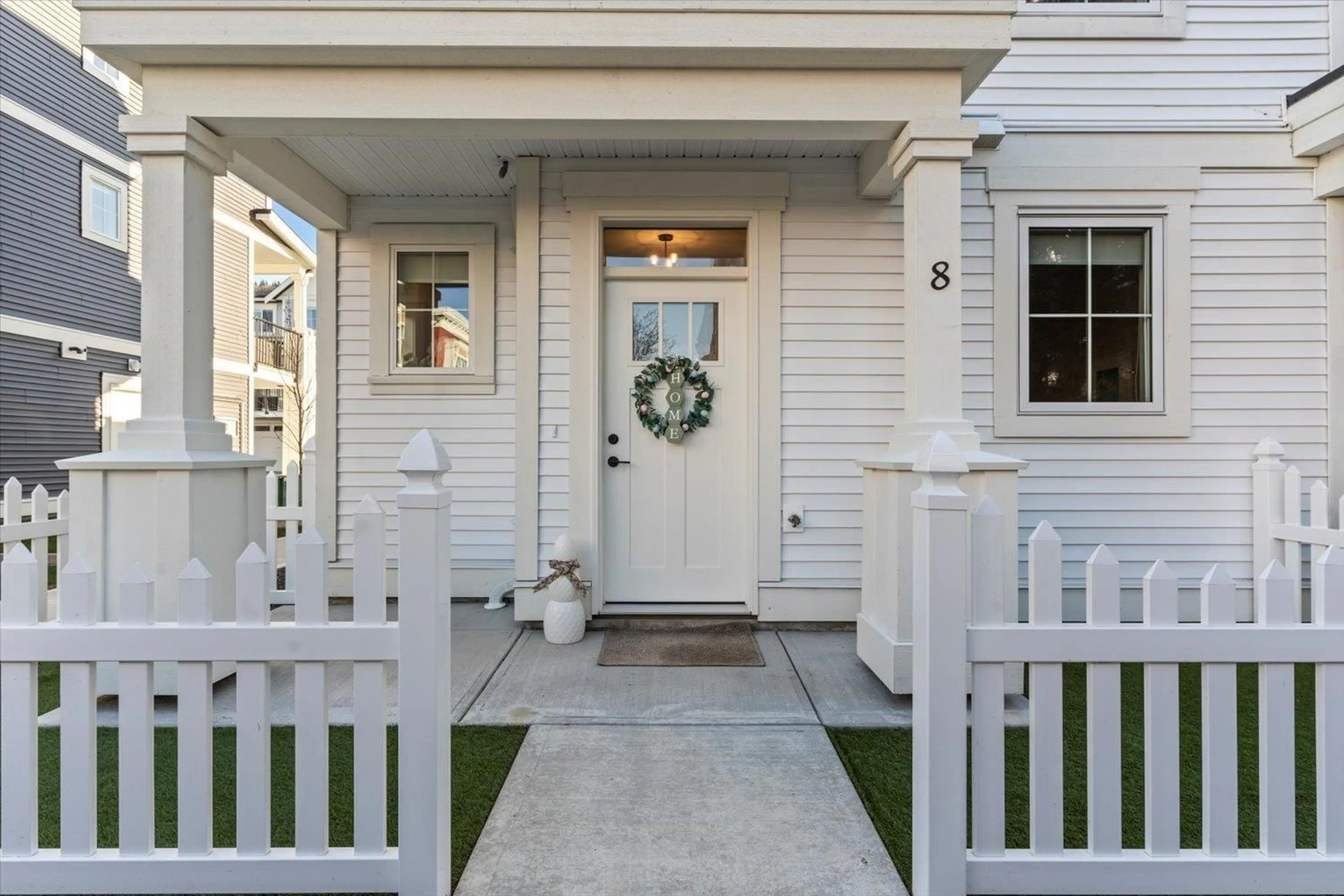 Indoor entryway for 8 - 44405 FRESHWATER DRIVE, Chilliwack British Columbia V2R6A3