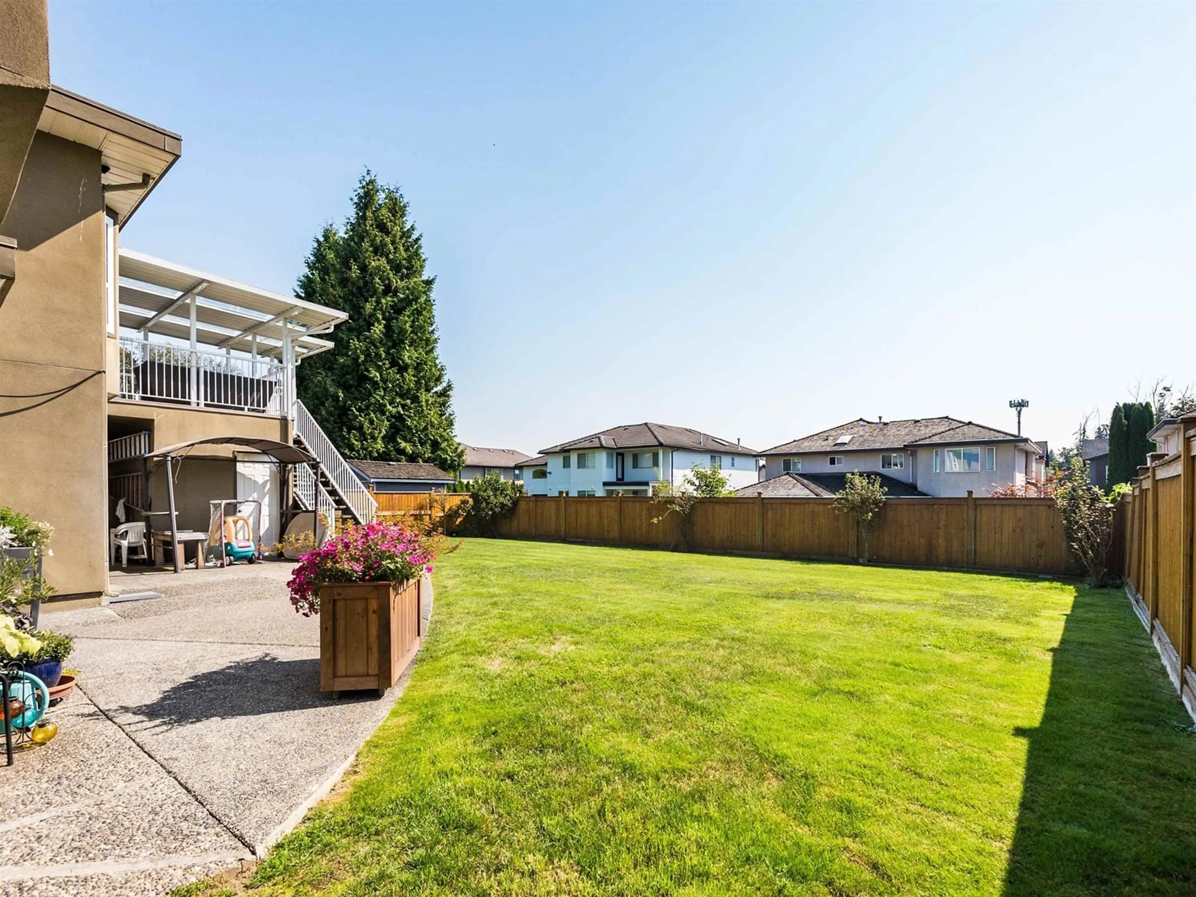 Patio, unknown for 15870 106 AVENUE, Surrey British Columbia V4N1K5