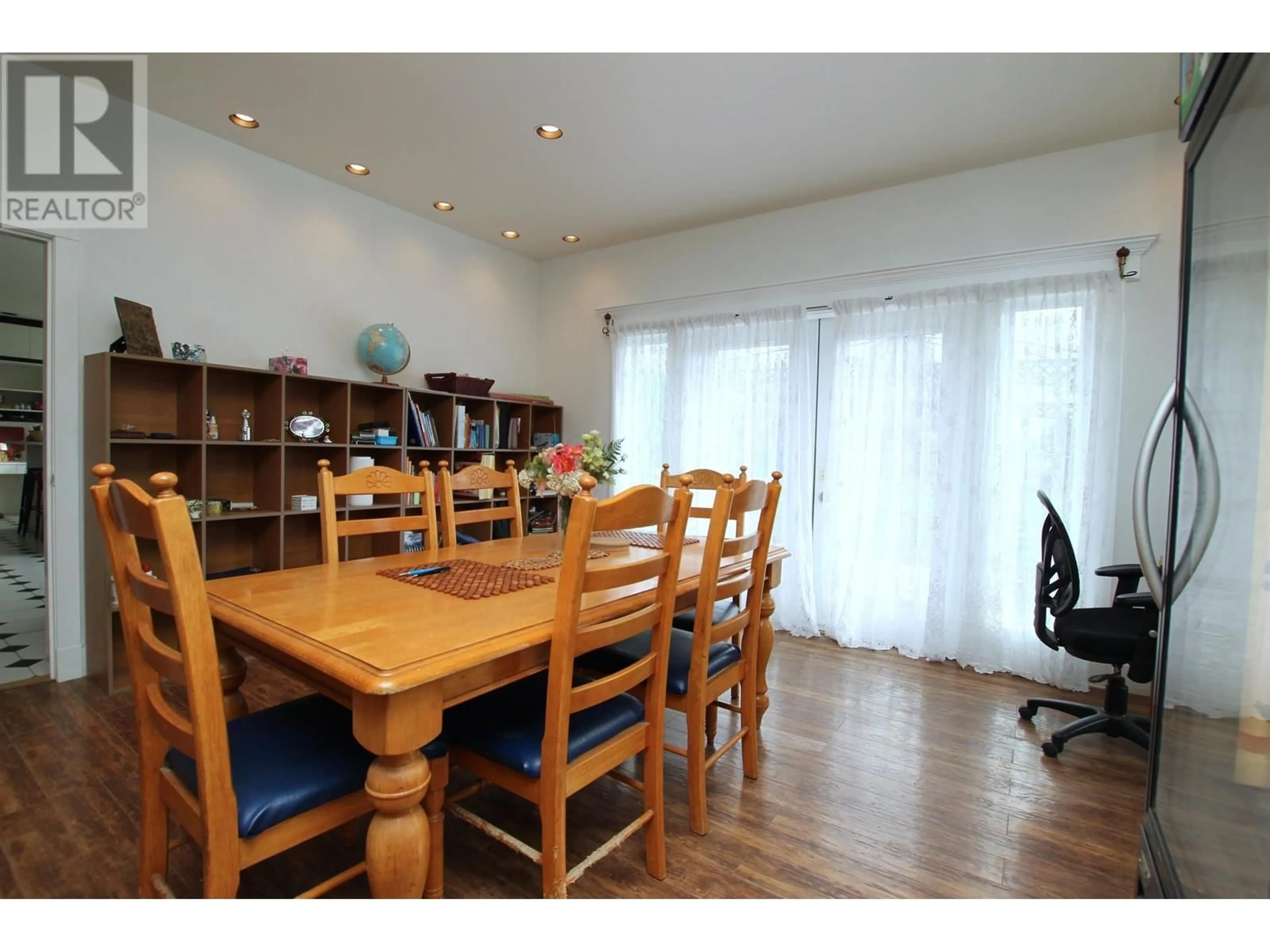 Dining room, wood/laminate floor for 19682 RICHARDSON ROAD, Pitt Meadows British Columbia V3Y1Z1