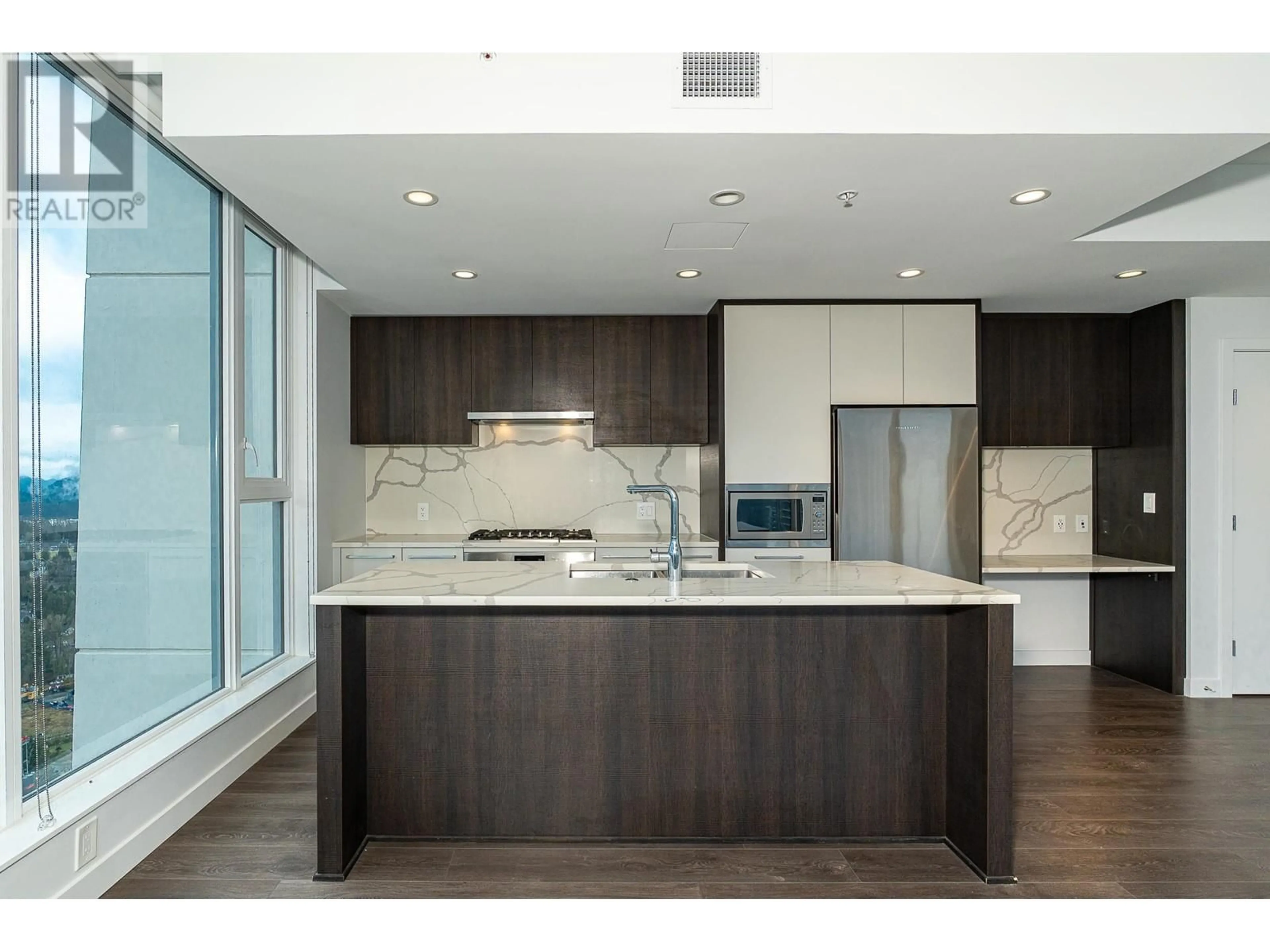 Contemporary kitchen, unknown for 3901 - 567 CLARKE ROAD, Coquitlam British Columbia V3J0K7
