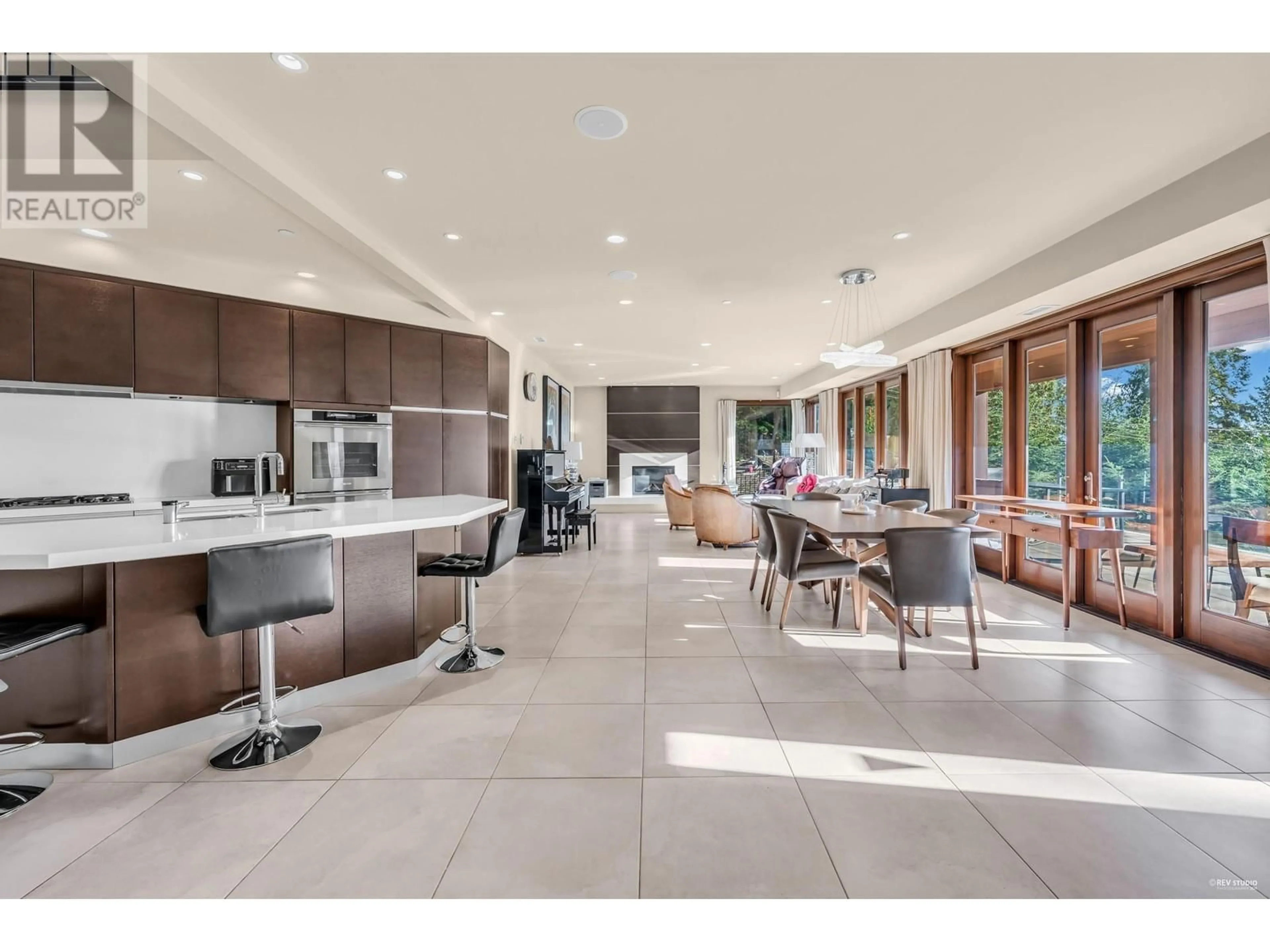 Open concept kitchen, ceramic/tile floor for 4742 CAULFEILD DRIVE, West Vancouver British Columbia V7W1G5