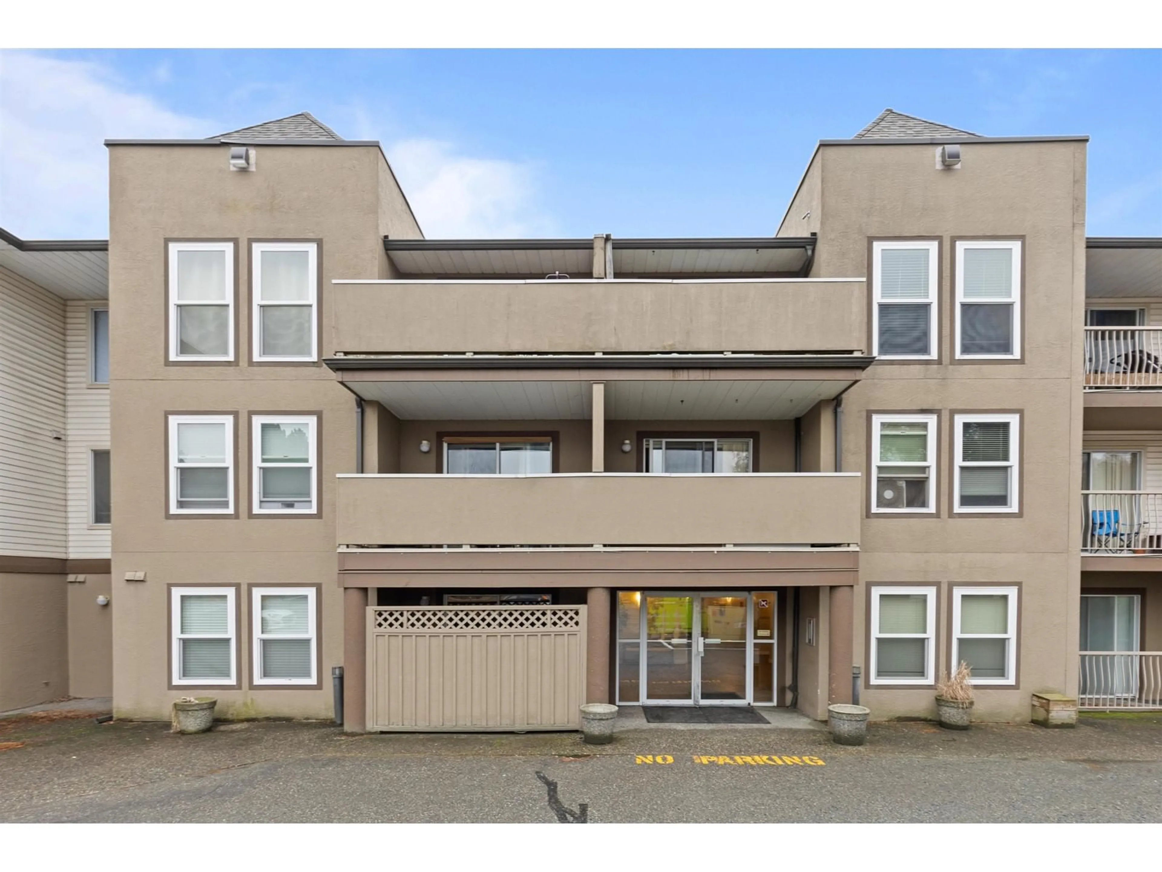 Unknown for 205 - 45702 WATSON ROAD, Chilliwack British Columbia V2R3E6