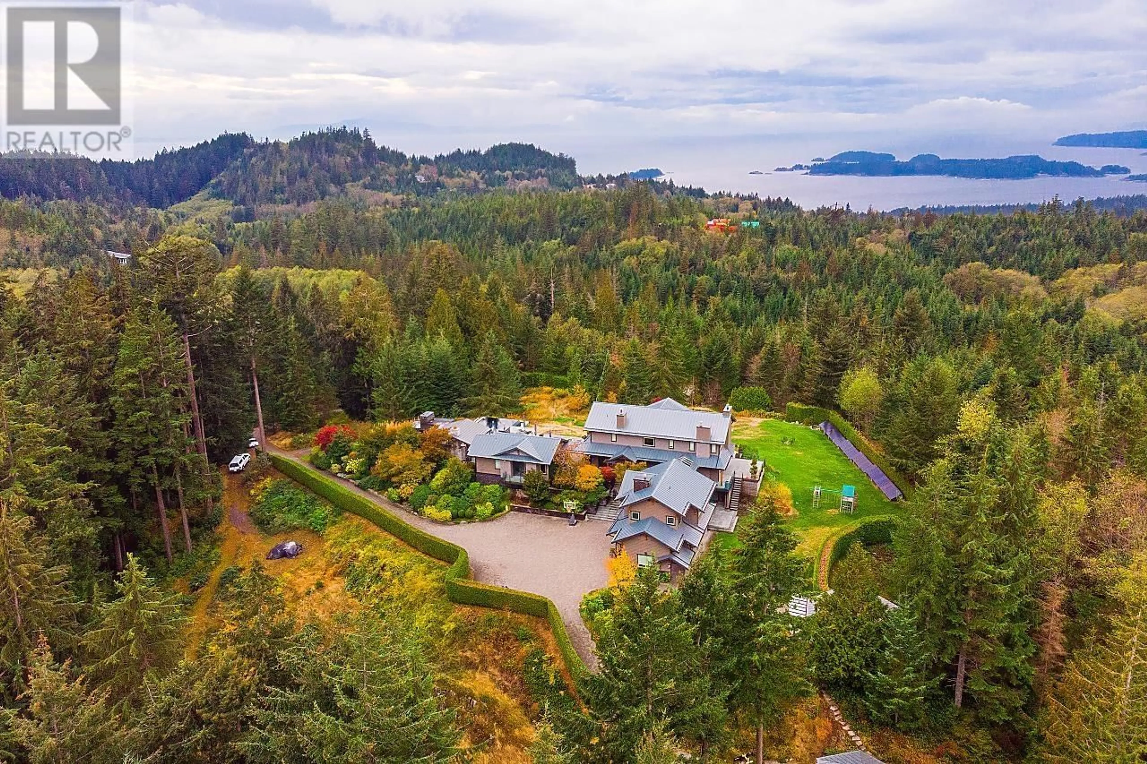 A pic from outside/outdoor area/front of a property/back of a property/a pic from drone, unknown for 431 JOSEPHINE DRIVE, Bowen Island British Columbia V0N1G2