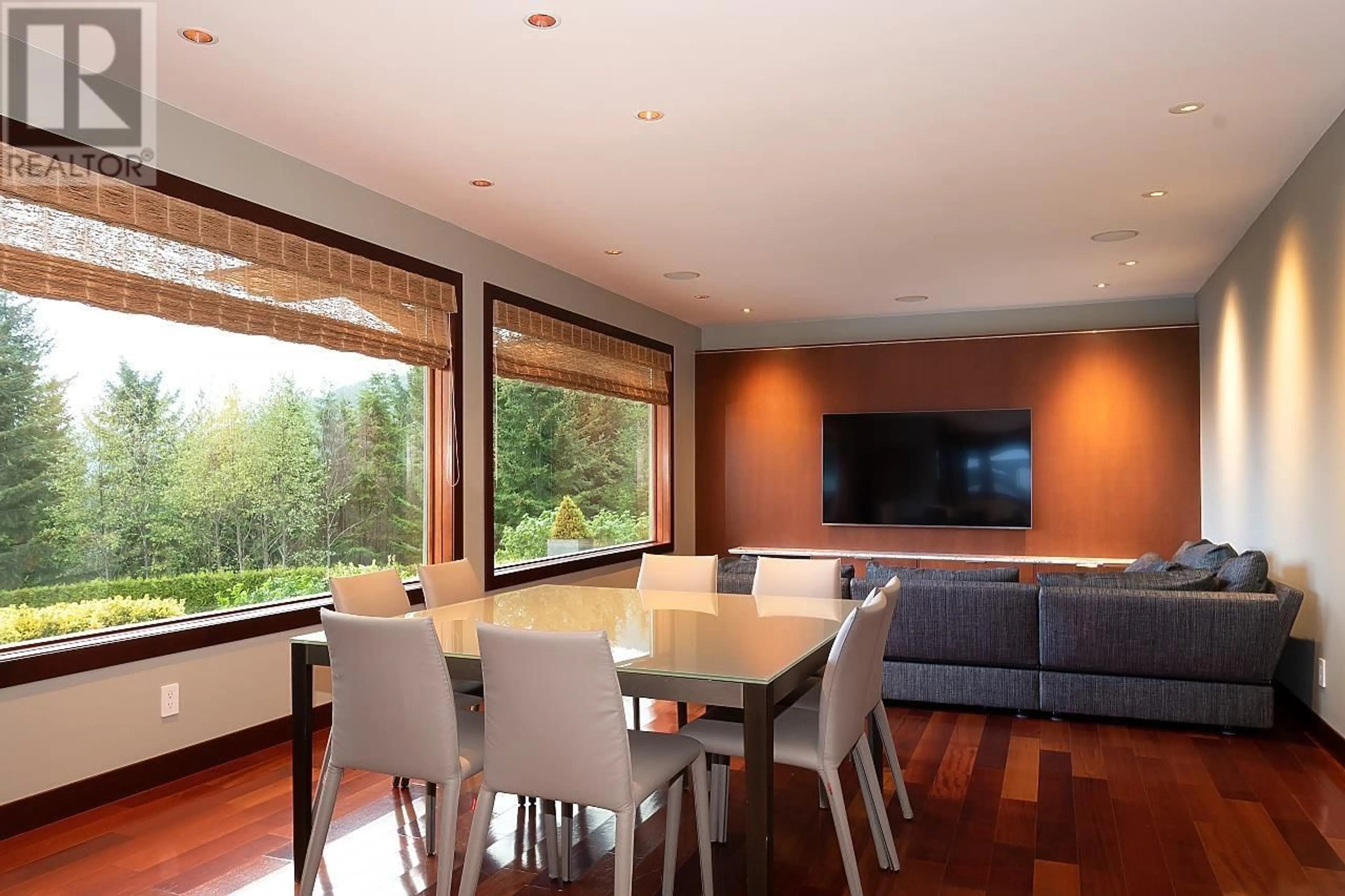 Dining room, wood/laminate floor for 431 JOSEPHINE DRIVE, Bowen Island British Columbia V0N1G2