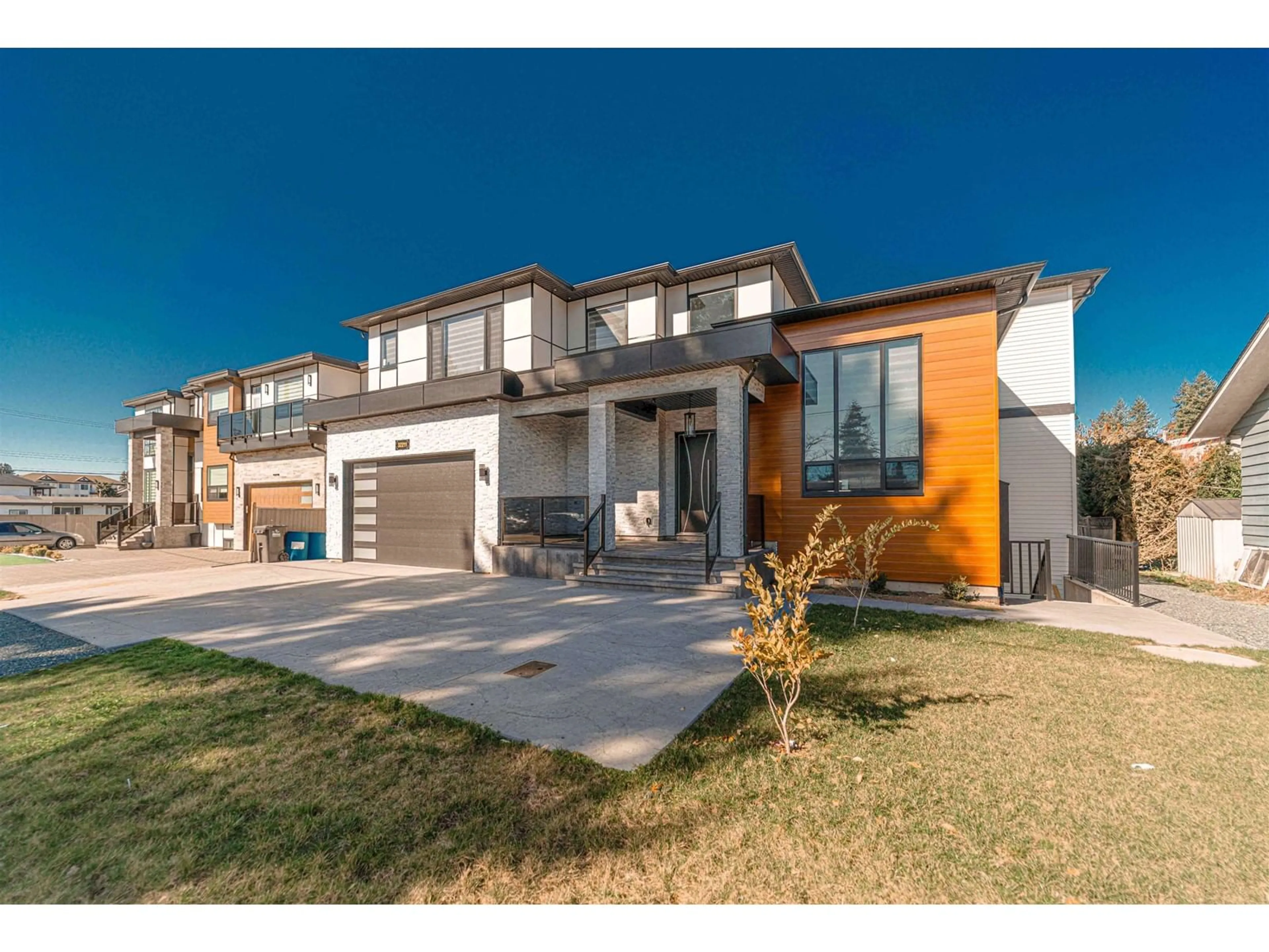 Home with brick exterior material, street for 32211 AUTUMN, Abbotsford British Columbia V2T1P4