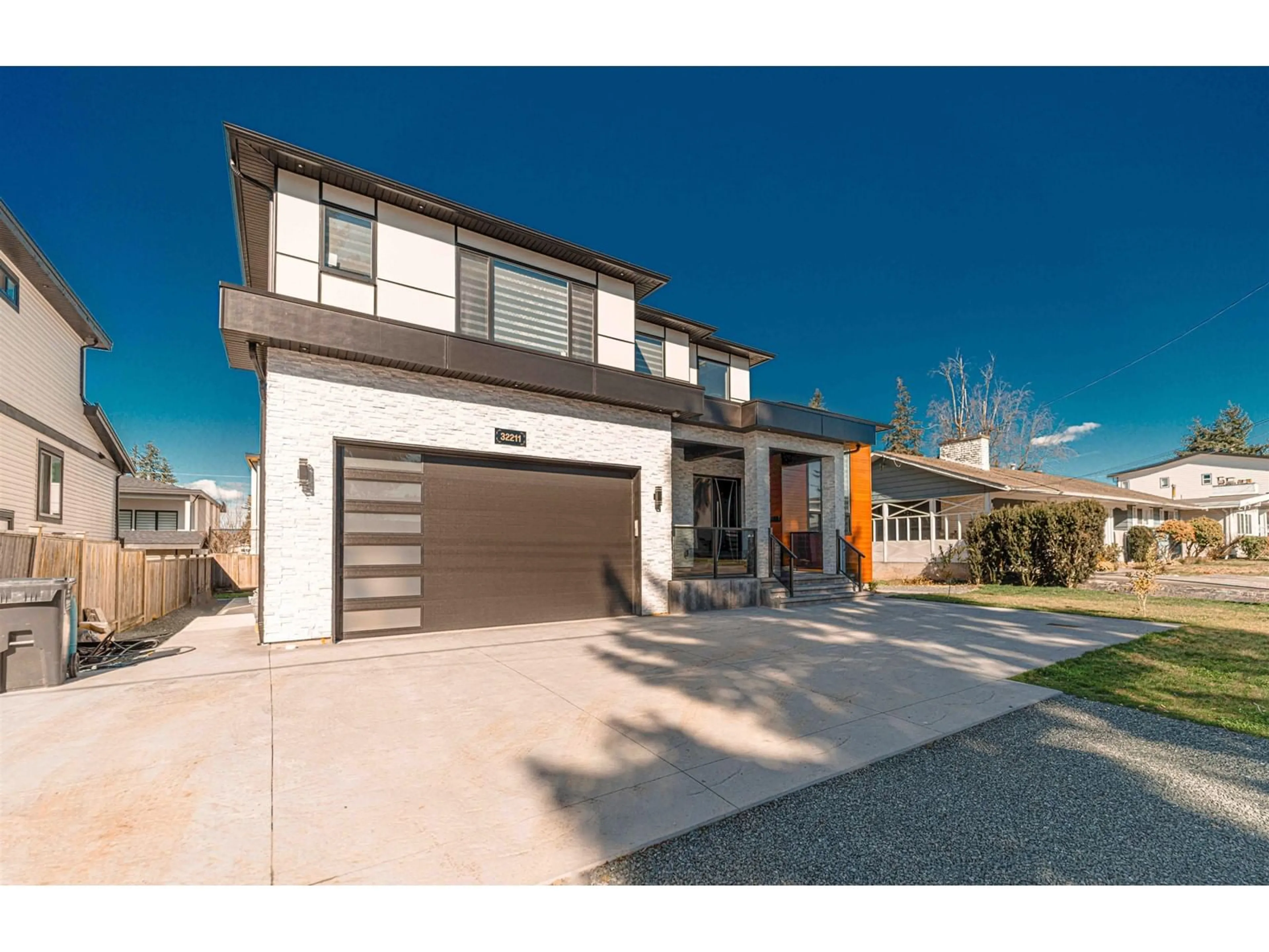 Home with brick exterior material, street for 32211 AUTUMN, Abbotsford British Columbia V2T1P4