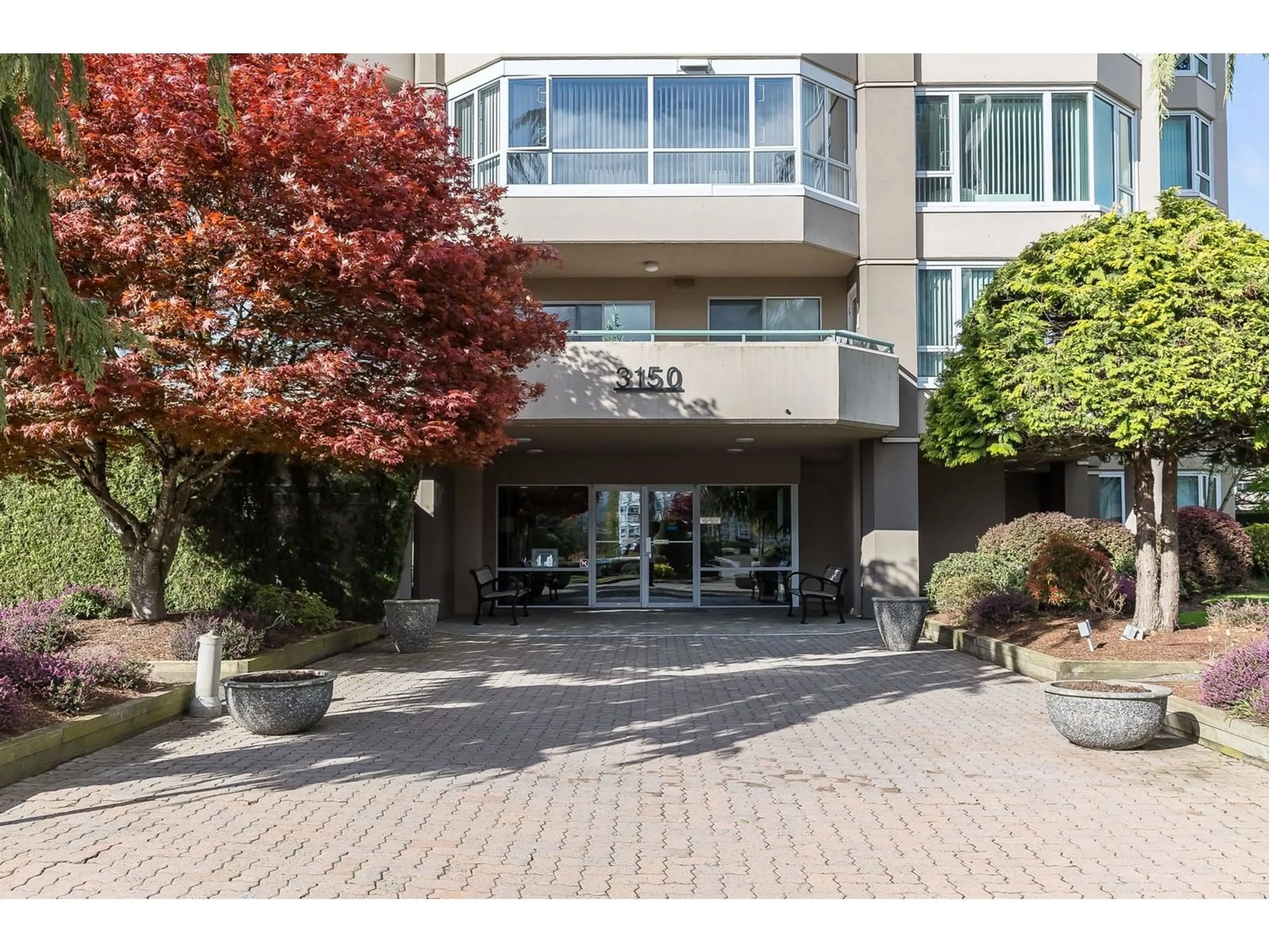 Indoor foyer for 904 - 3150 GLADWIN, Abbotsford British Columbia V2T5S9