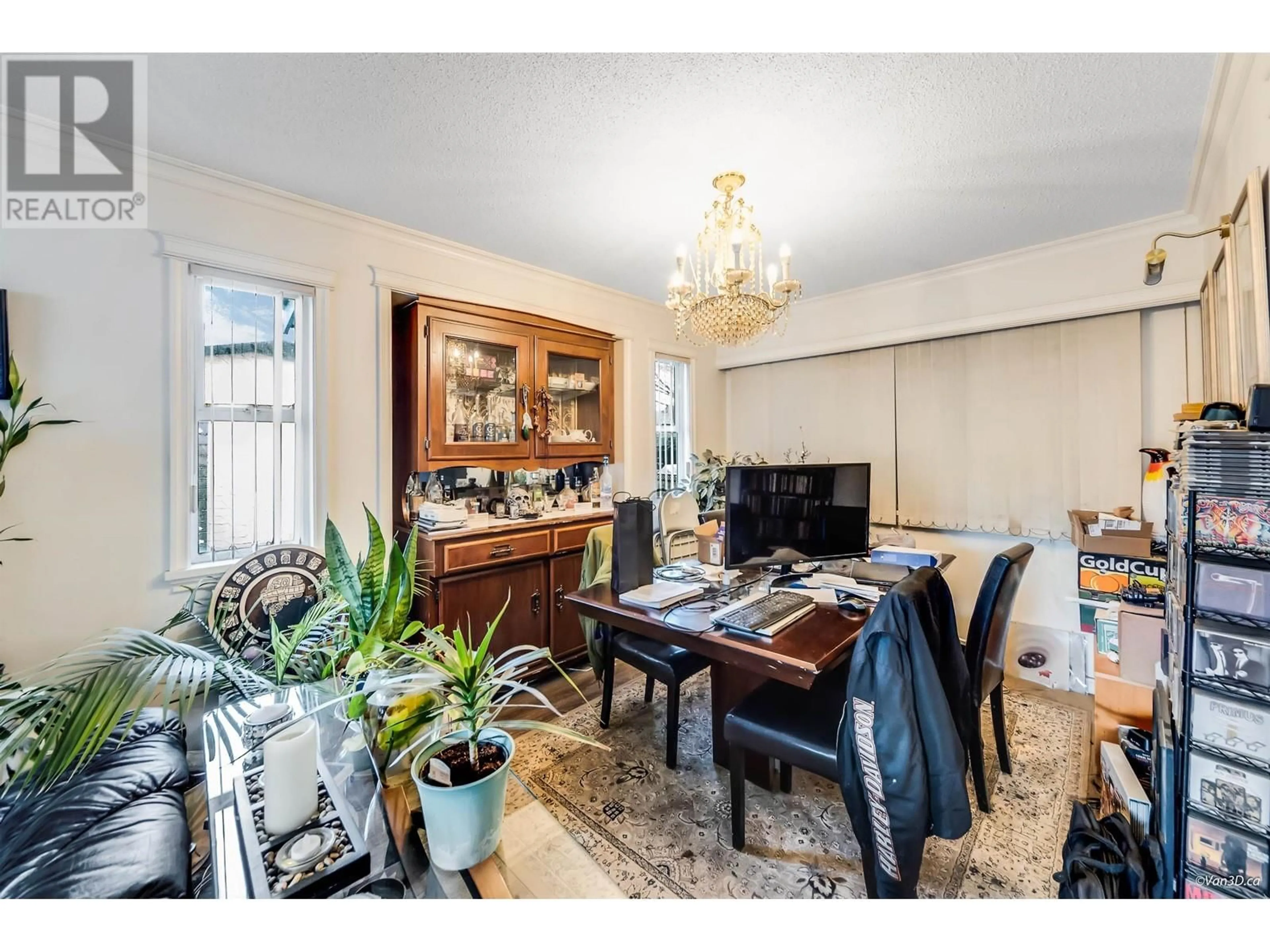 Dining room, wood/laminate floor for 22940 122 AVENUE, Maple Ridge British Columbia V2X3Y4