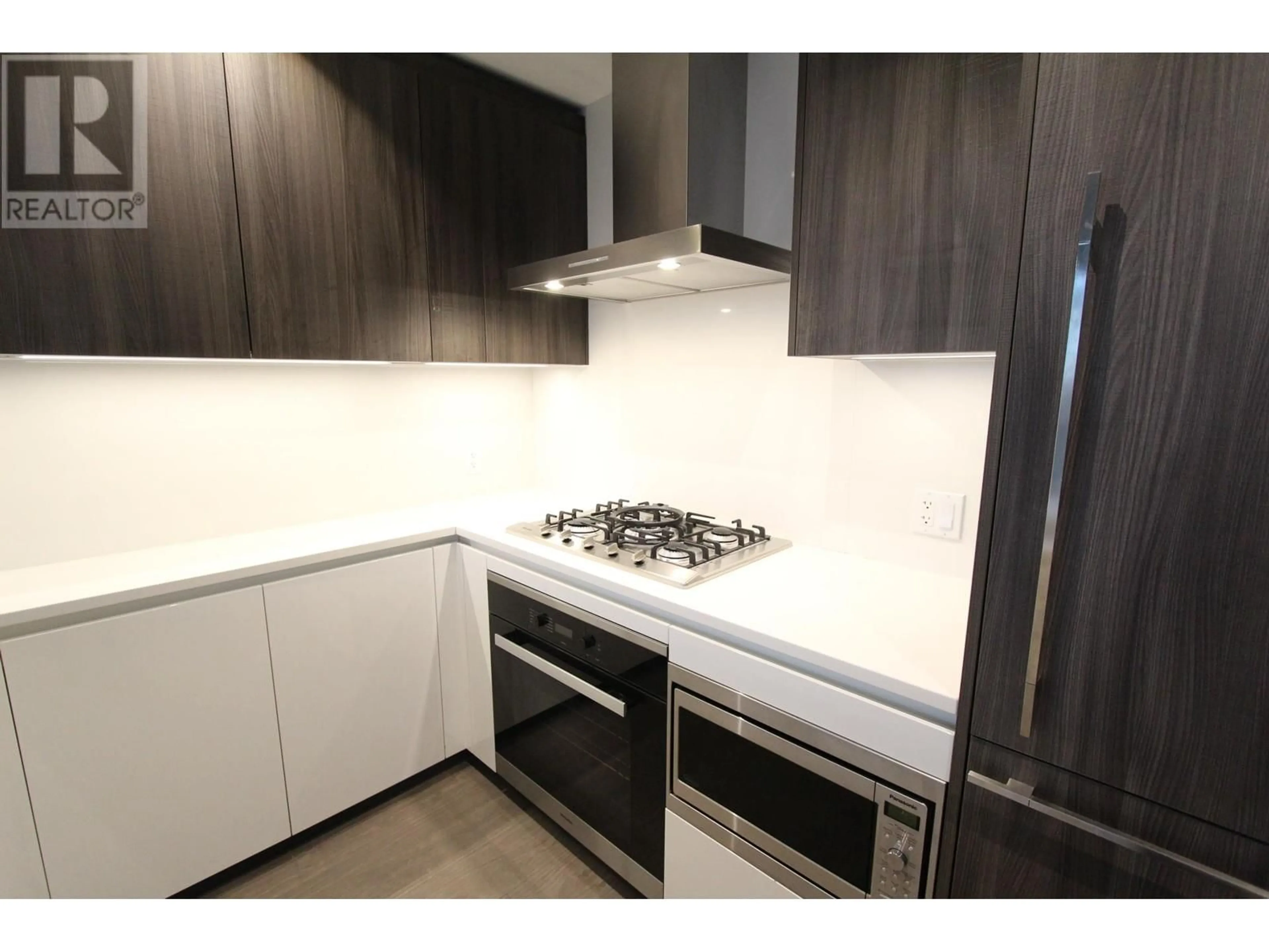 Standard kitchen, unknown for 1403 8133 COOK ROAD, Richmond British Columbia V6Y0L7