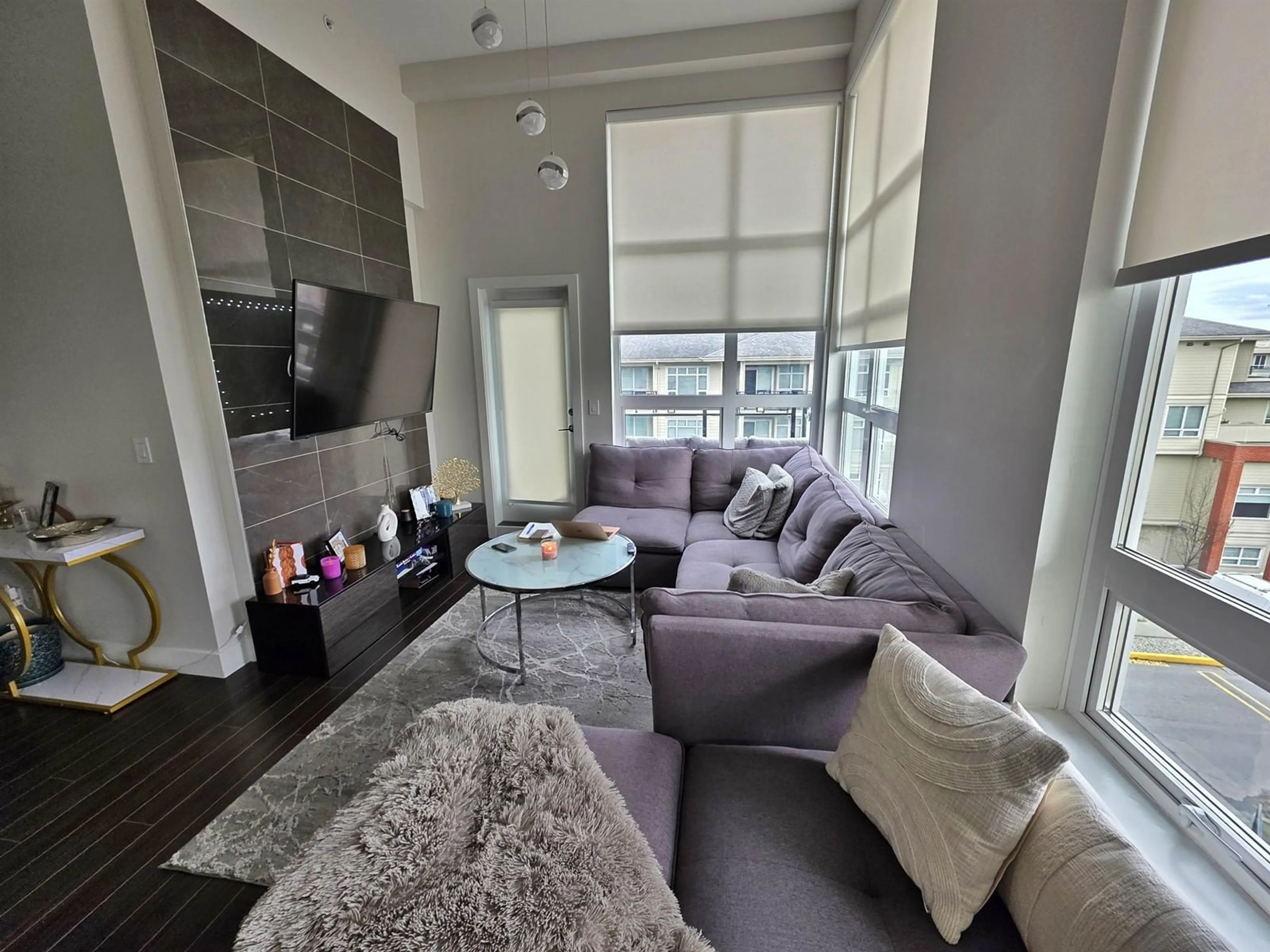 Living room with furniture, unknown for C421 - 20211 66, Langley British Columbia V2Y0L4