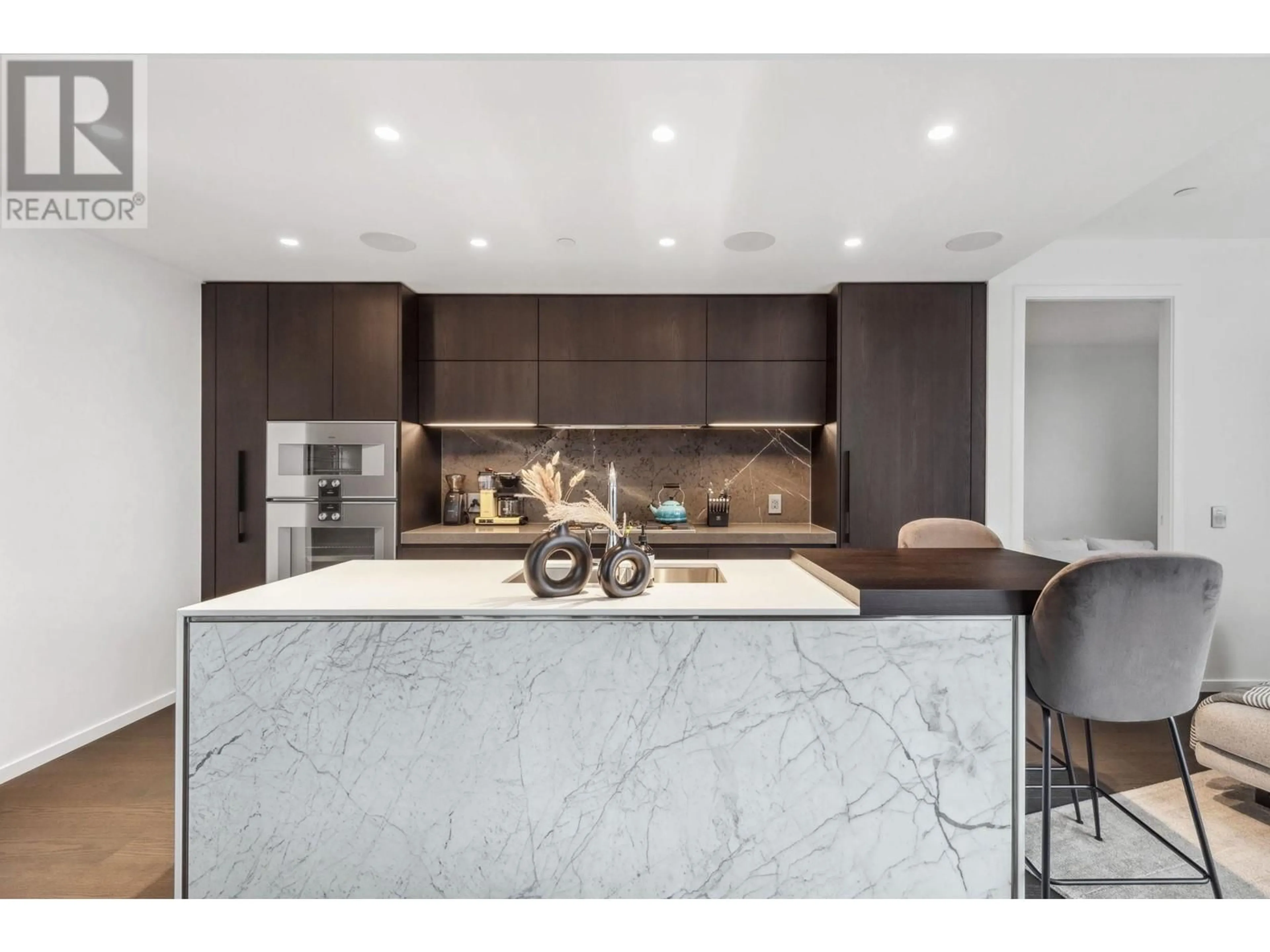 Contemporary kitchen, ceramic/tile floor for 406 - 1601 QUEBEC STREET, Vancouver British Columbia V6A0J9
