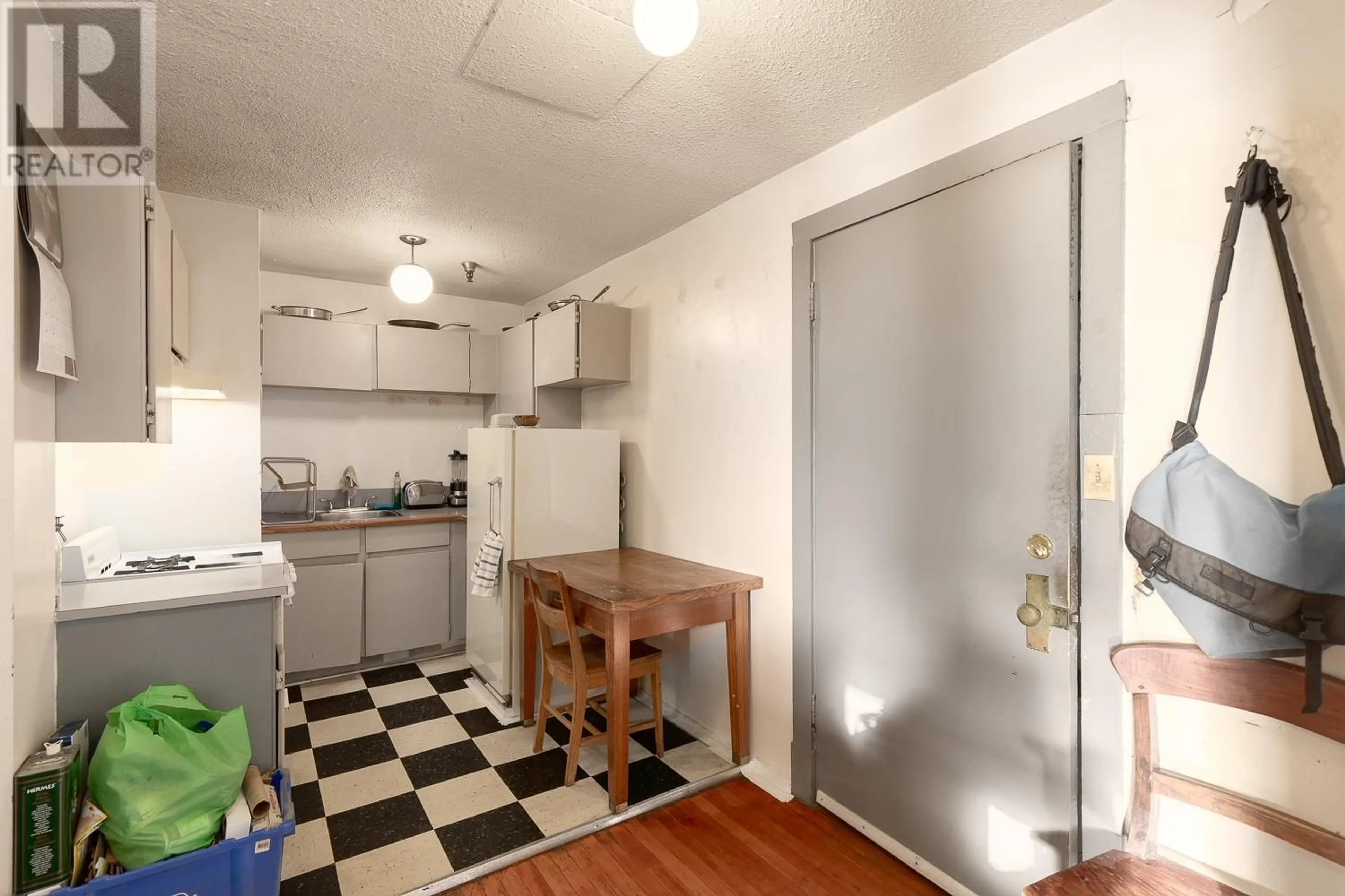 Standard kitchen, unknown for 507 175 E BROADWAY, Vancouver British Columbia V5T1W2