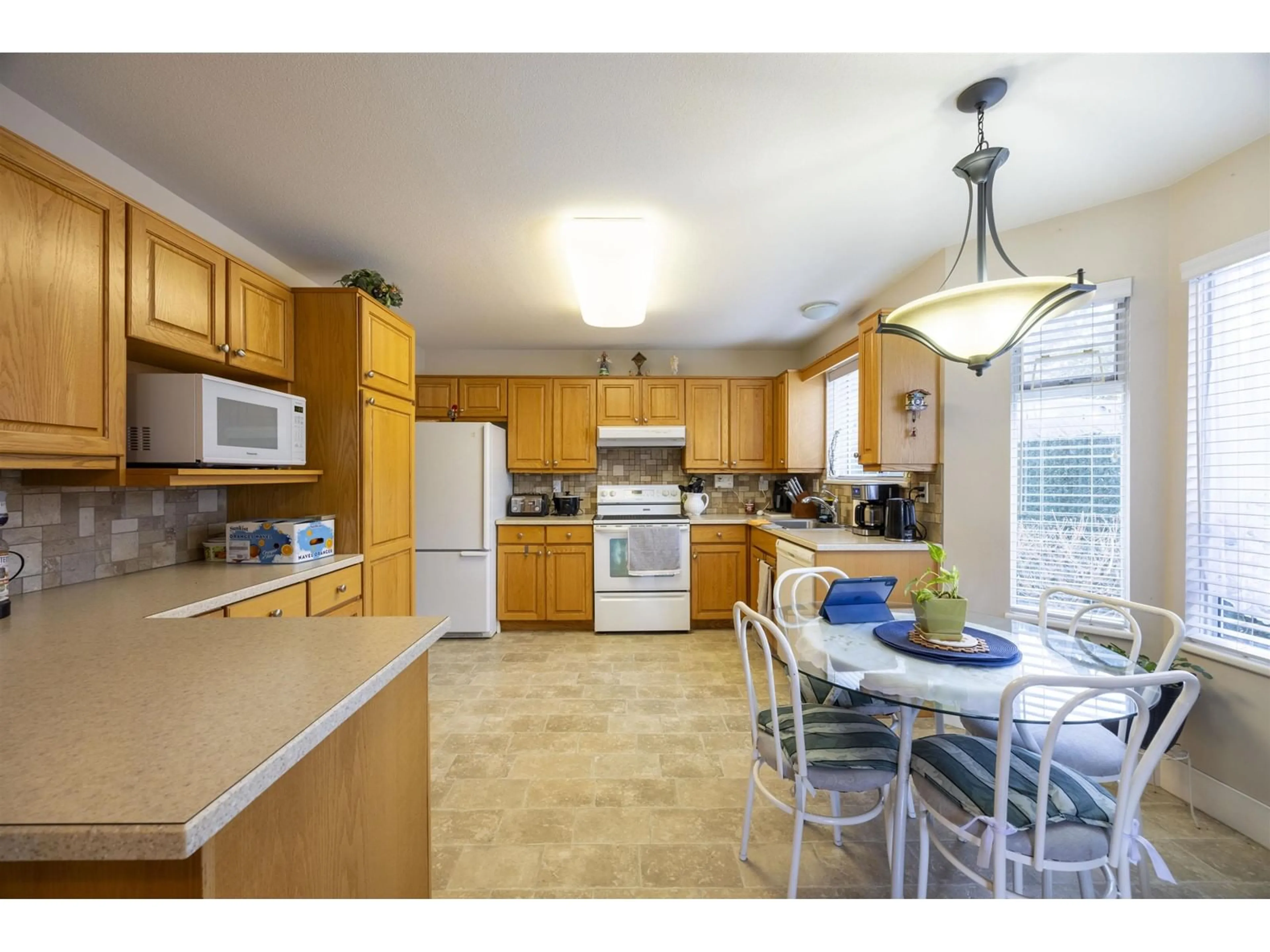 Standard kitchen, unknown for 111 6875 121 STREET, Surrey British Columbia V3W1C2