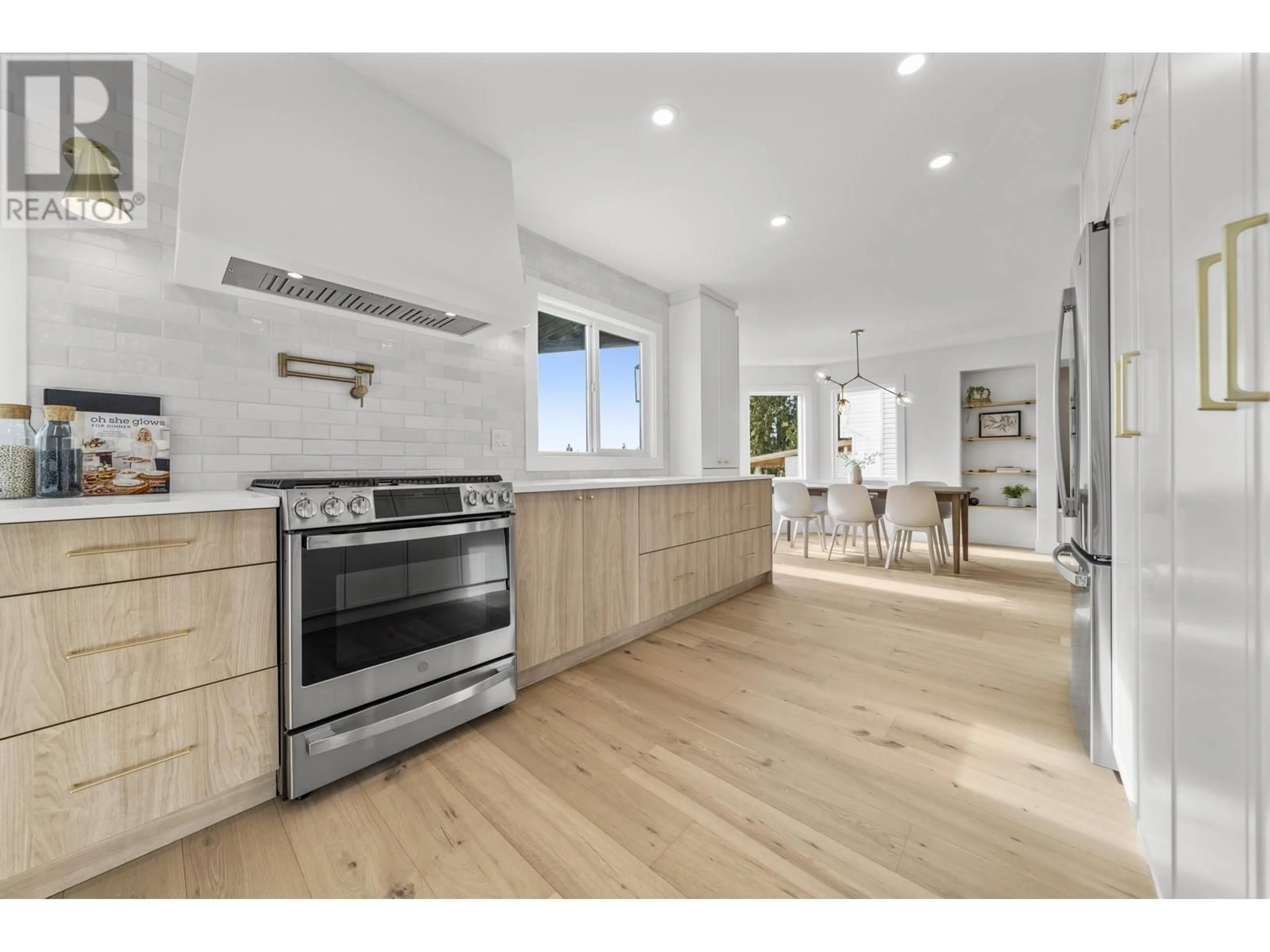 Open concept kitchen, unknown for 1 CEDARWOOD COURT, Port Moody British Columbia V3H4W2