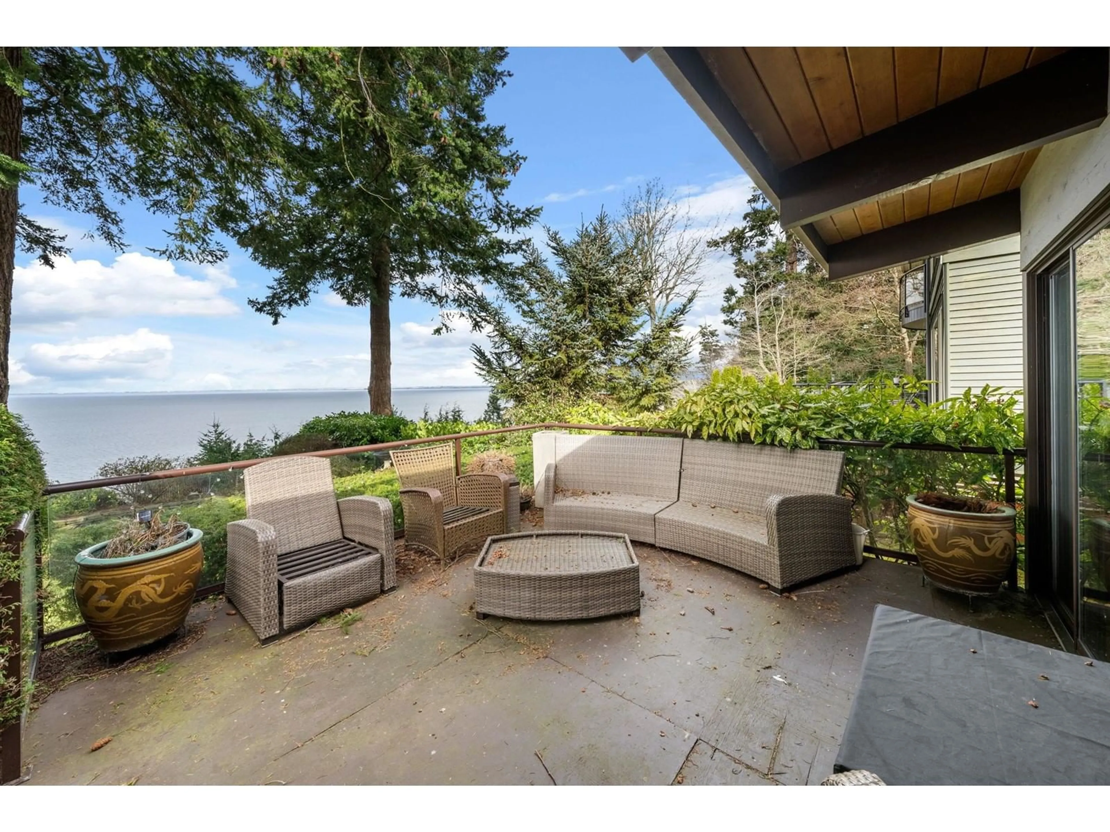 Patio, water/lake/river/ocean view for 2351 CHRISTOPHERSON, Surrey British Columbia V4A3L2