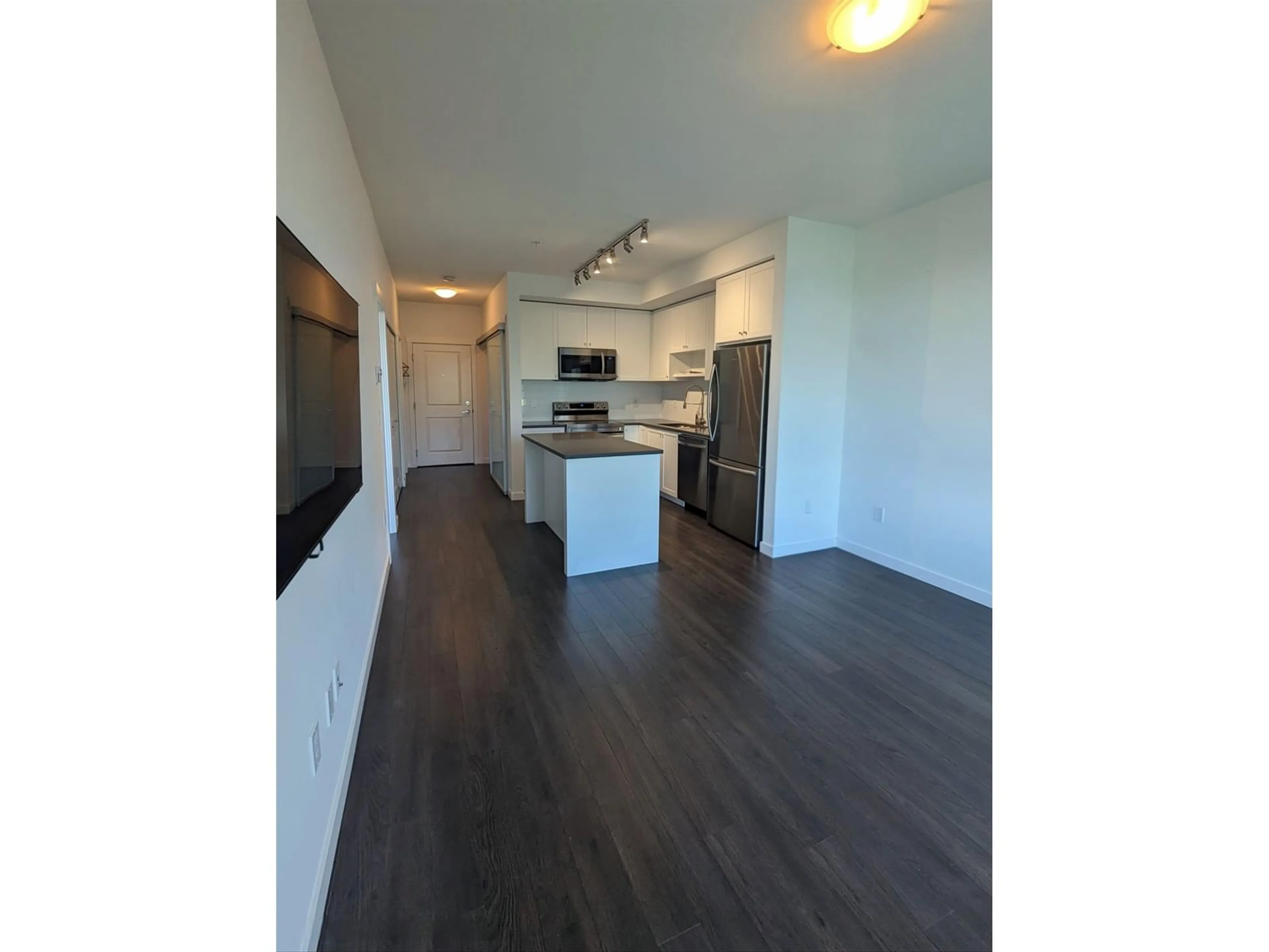 A pic of a room for 410 13623 81A AVENUE, Surrey British Columbia V3W3N7